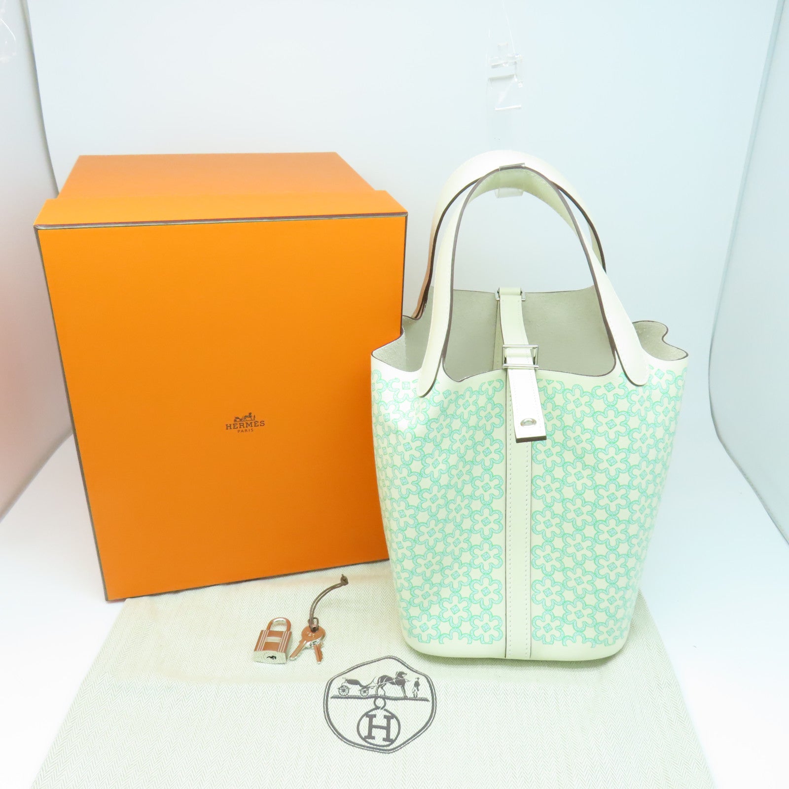 HERMES Swift皮革Picotin Lucky Daisy PM银扣手挽袋Nata白色/绿色