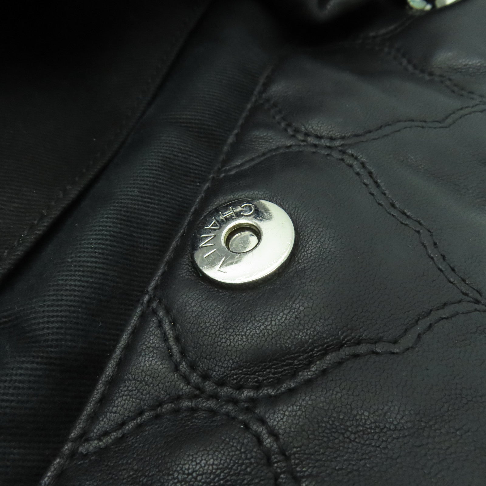 CHANEL 【激減優惠】菱格牛皮皮革Chain Shoulder銀扣鏈帶肩背袋黑色