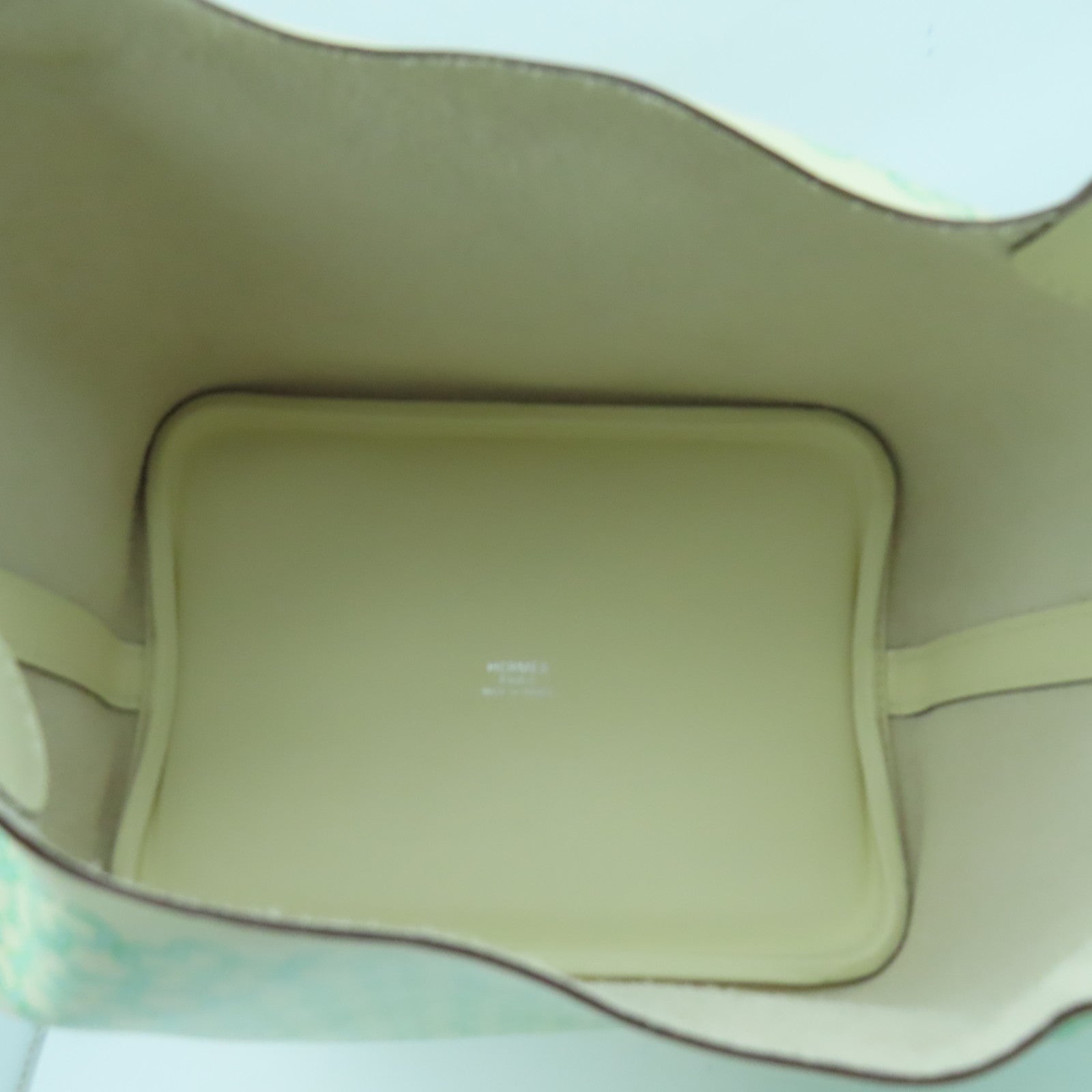 HERMES Swift皮革Picotin Lucky Daisy PM银扣手挽袋Nata白色/绿色