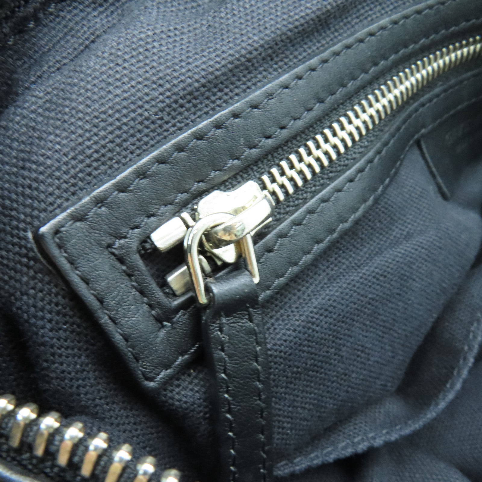 GIVENCHY 牛皮皮革Pandora肩背袋黑色