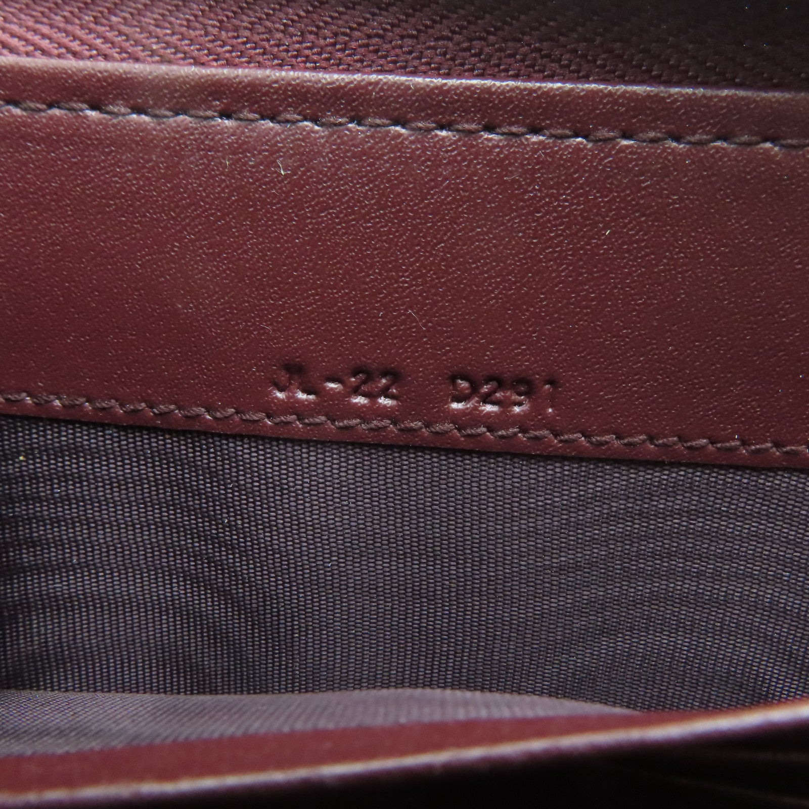 Salvatore Ferragamo 牛皮皮革Long Wallet金扣长钱包红色