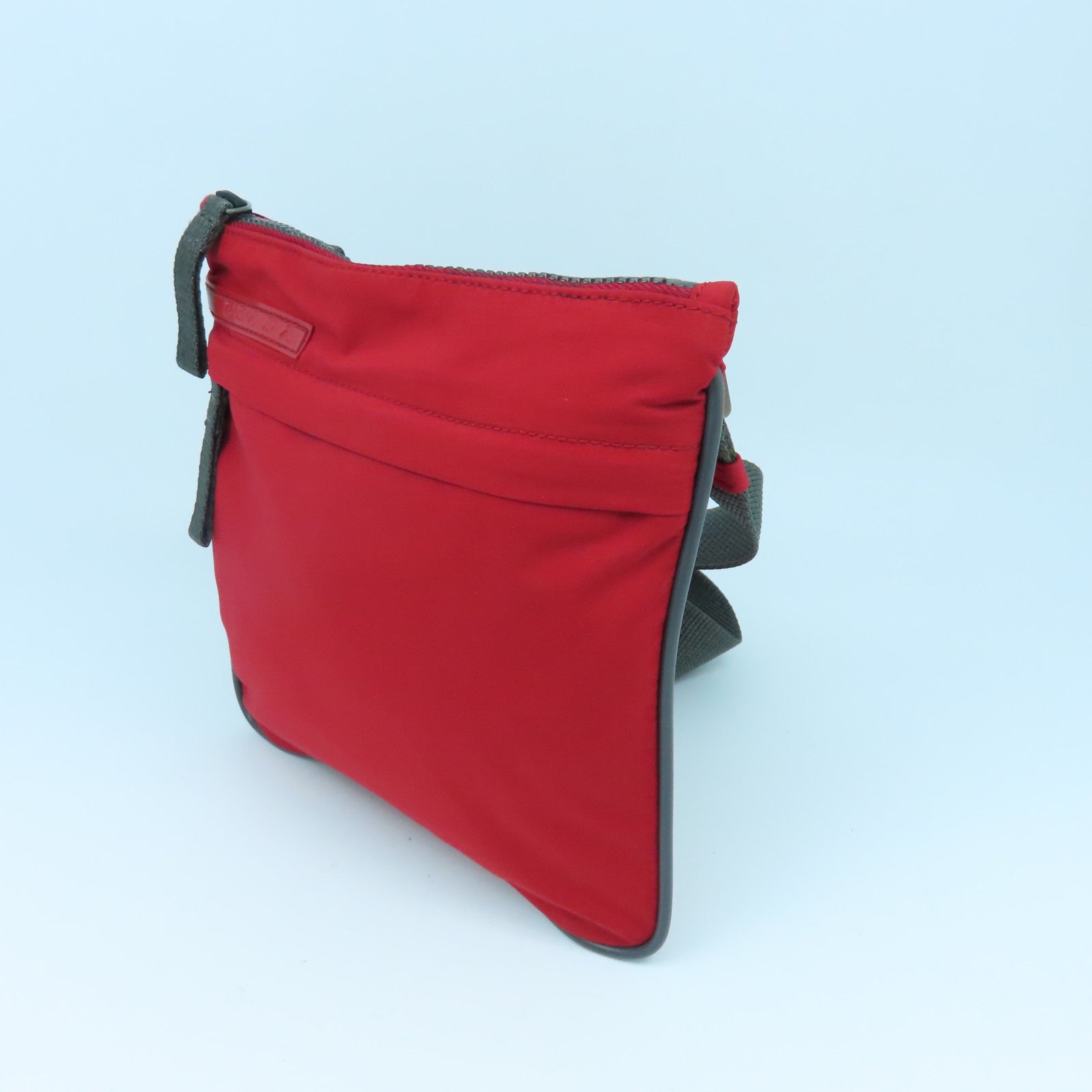PRADA 尼龍Shoulder Bag銀扣肩背袋紅色