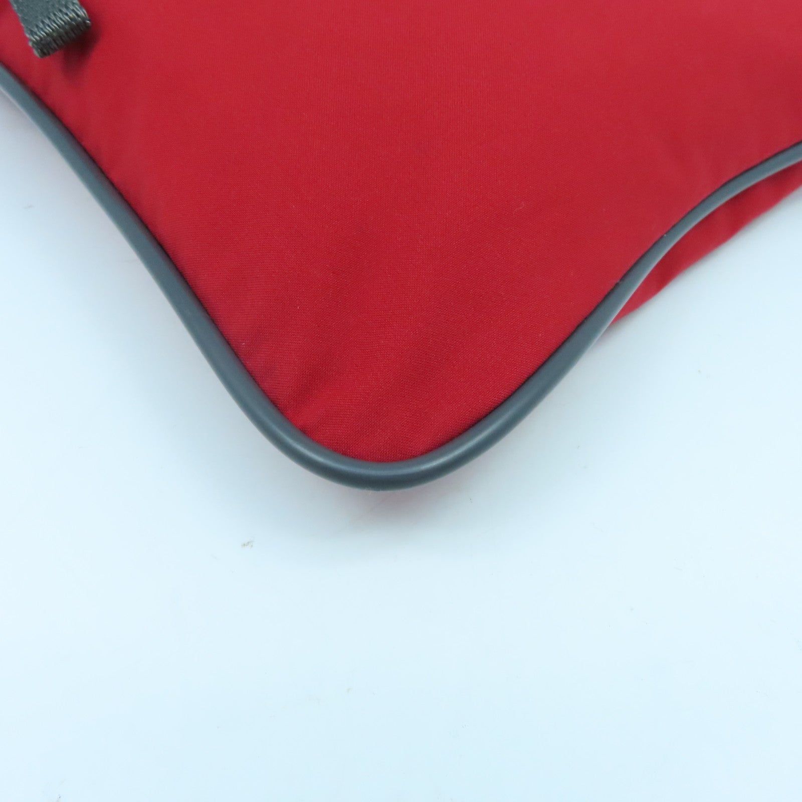 PRADA 尼龍Shoulder Bag銀扣肩背袋紅色