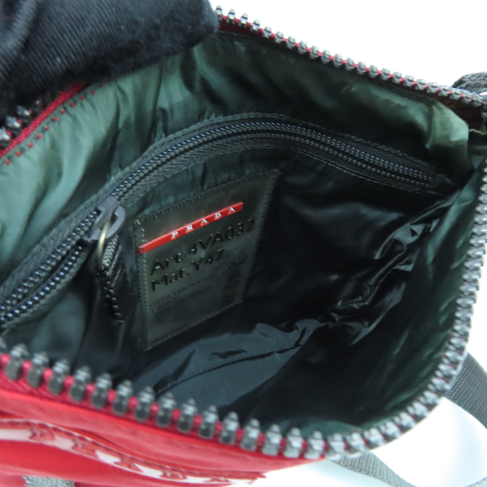 PRADA 尼龍Shoulder Bag銀扣肩背袋紅色
