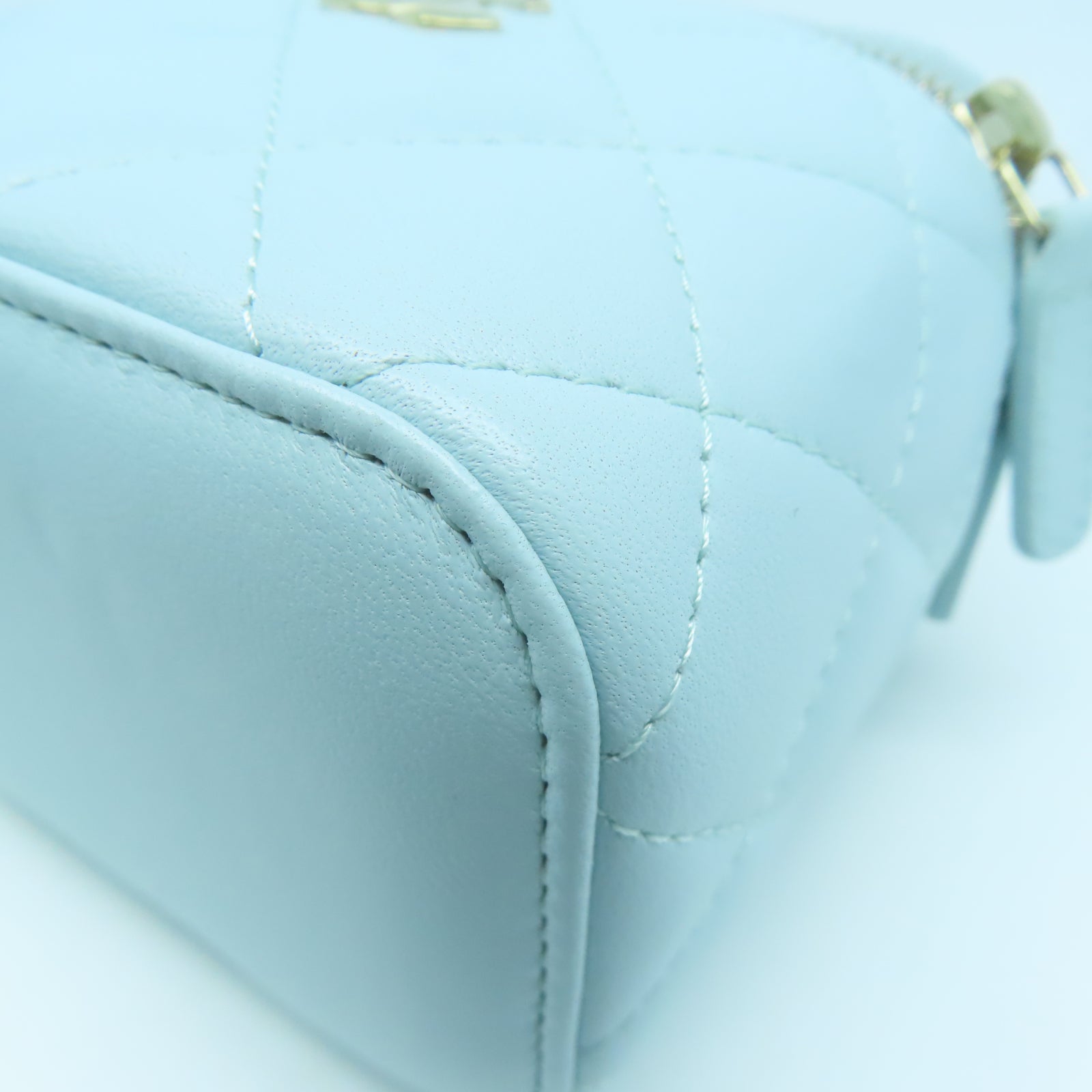 CHANEL 菱格羊皮皮革Mini Vanity Case Bag金扣手挽肩背兩用袋淺藍色