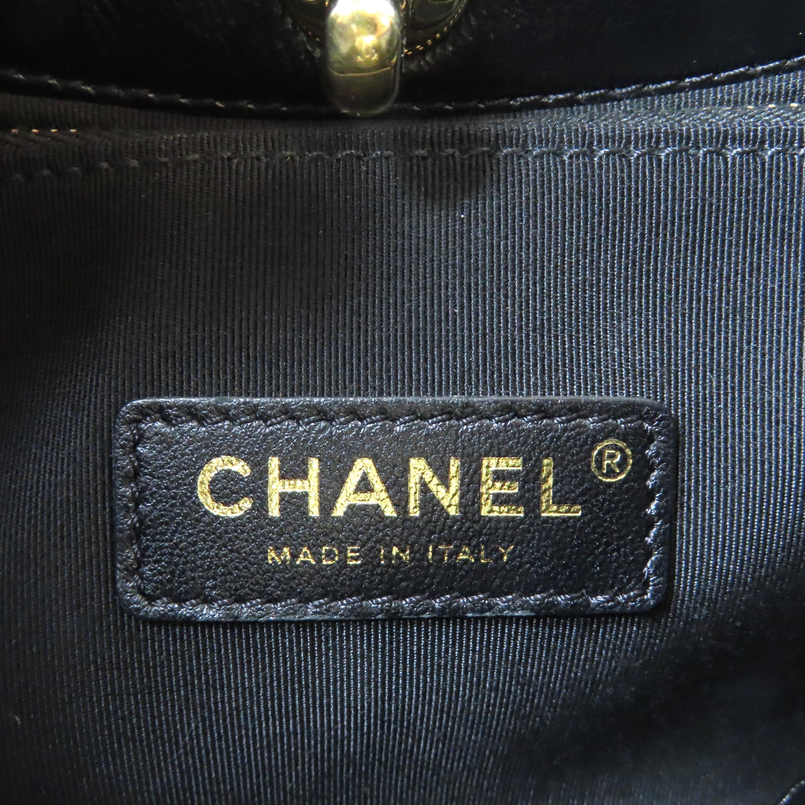 CHANEL 菱格牛皮皮革Chain Shoulder金扣鏈帶肩背袋黑色