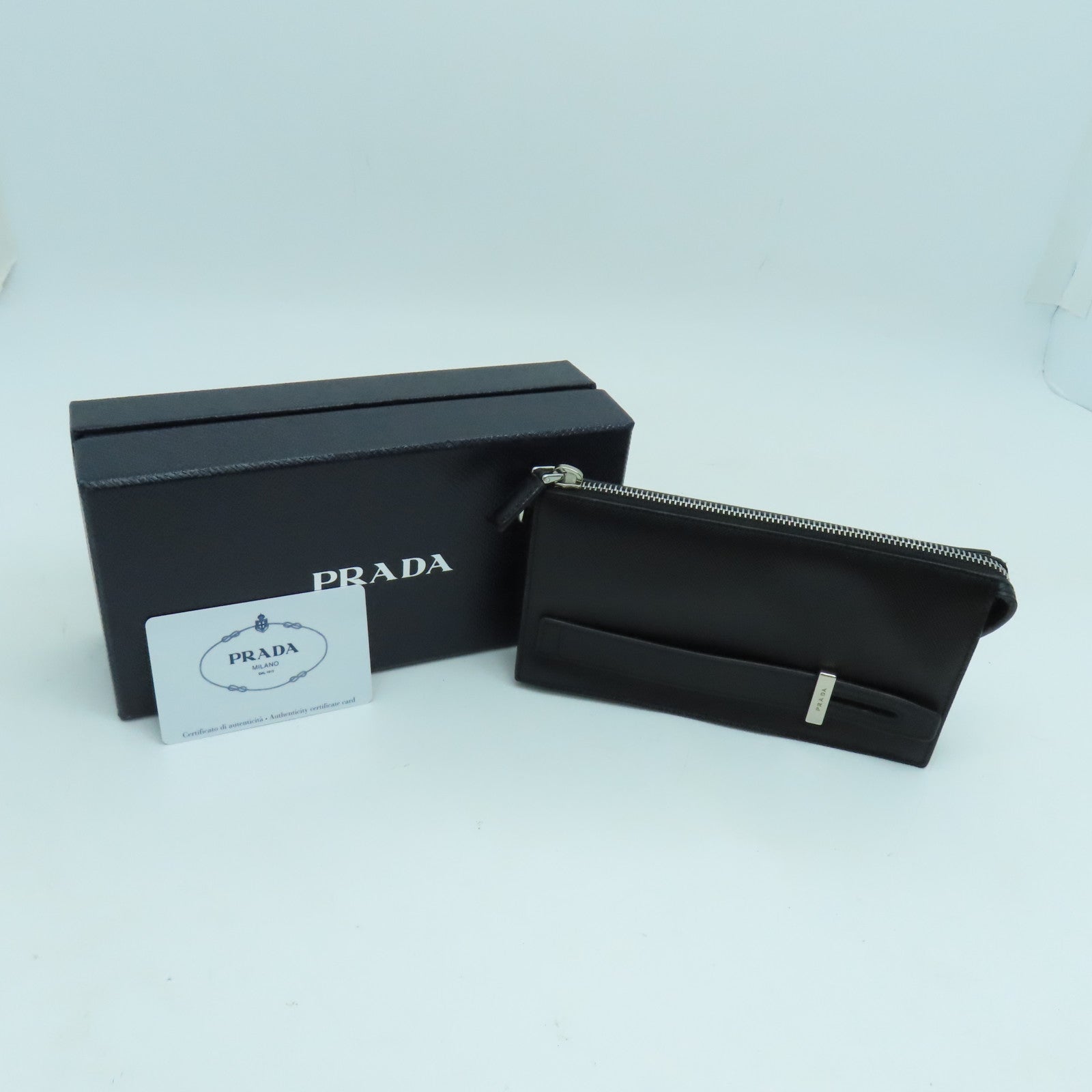 PRADA Saffiano皮革Clutch Bag銀扣手拿包