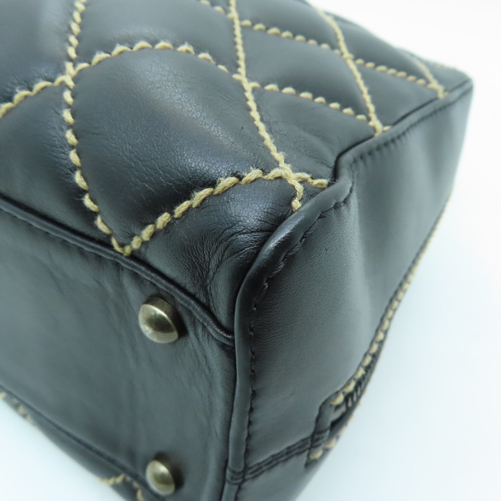 CHANEL 菱格牛皮皮革Handbag金扣手挽袋黑色