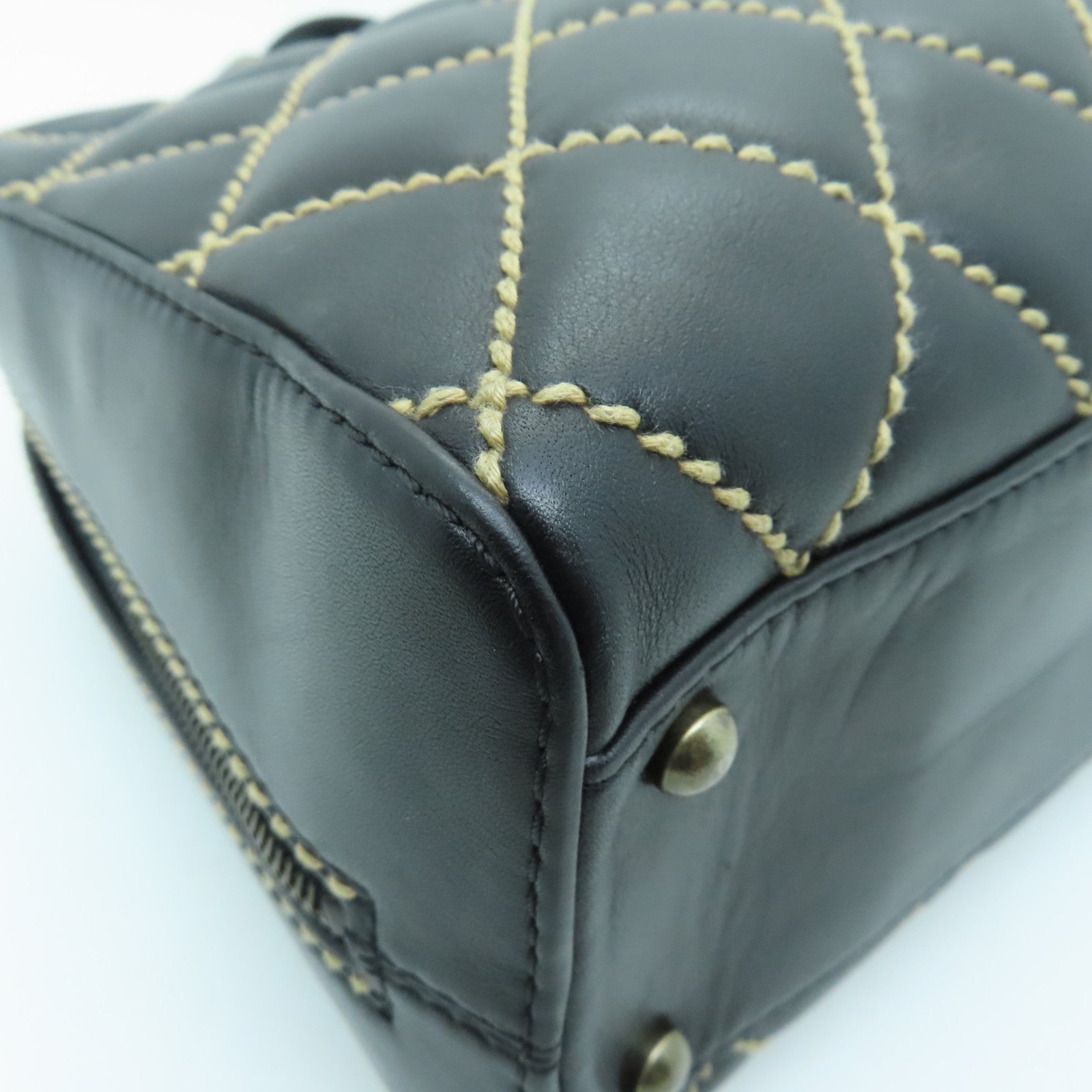 CHANEL 菱格牛皮皮革Handbag金扣手挽袋黑色