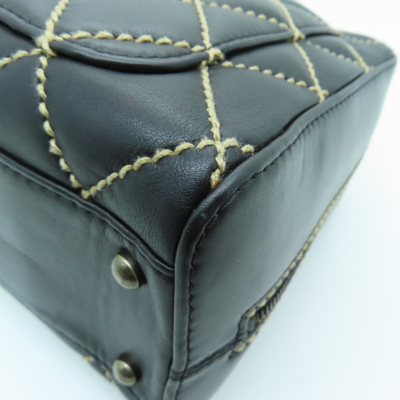 CHANEL 菱格牛皮皮革Handbag金扣手挽袋黑色
