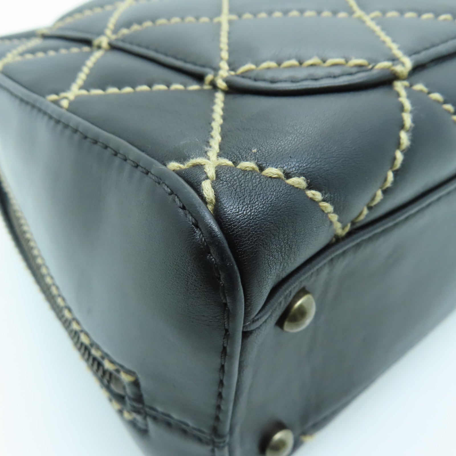 CHANEL 菱格牛皮皮革Handbag金扣手挽袋黑色