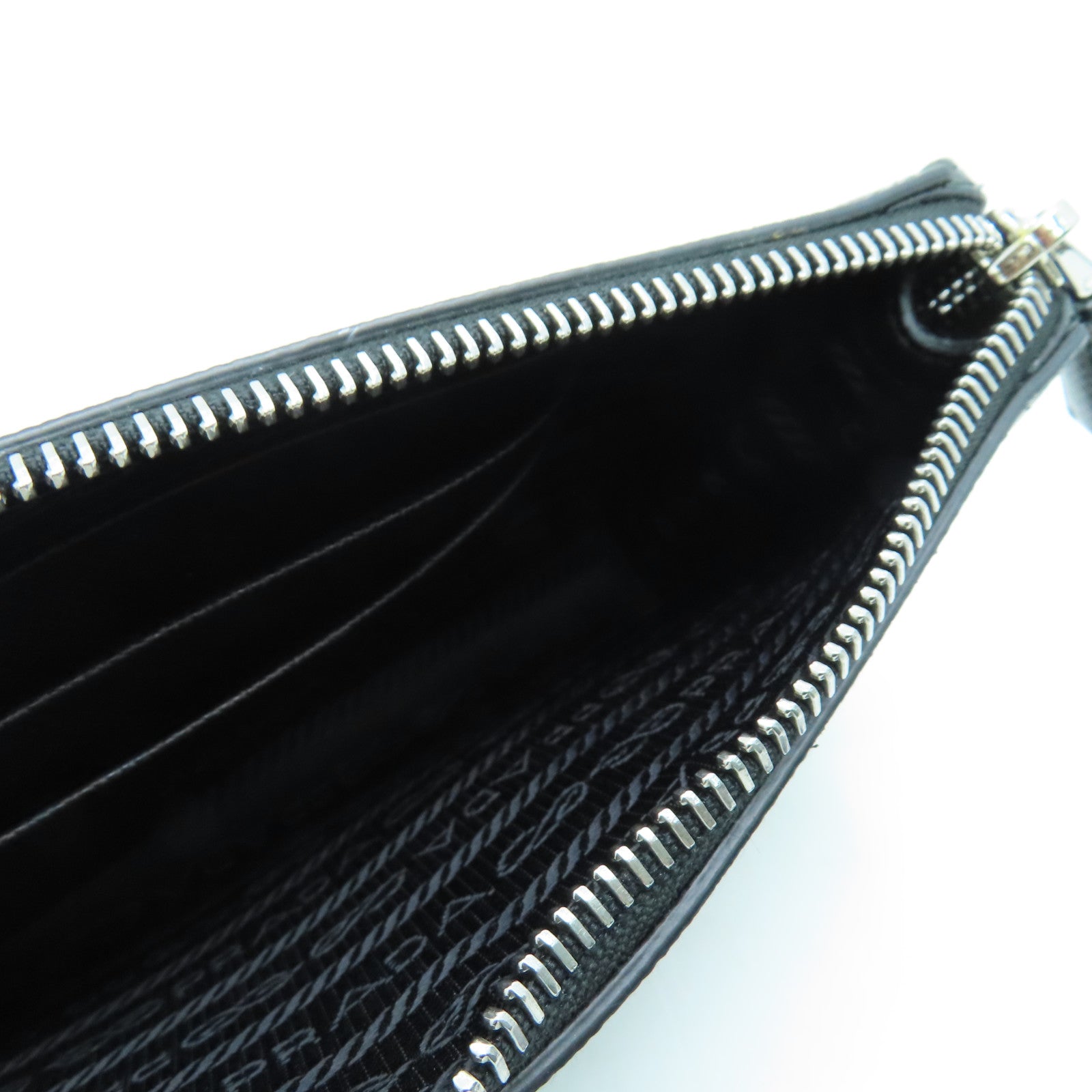 PRADA Saffiano皮革Clutch Bag銀扣手拿包