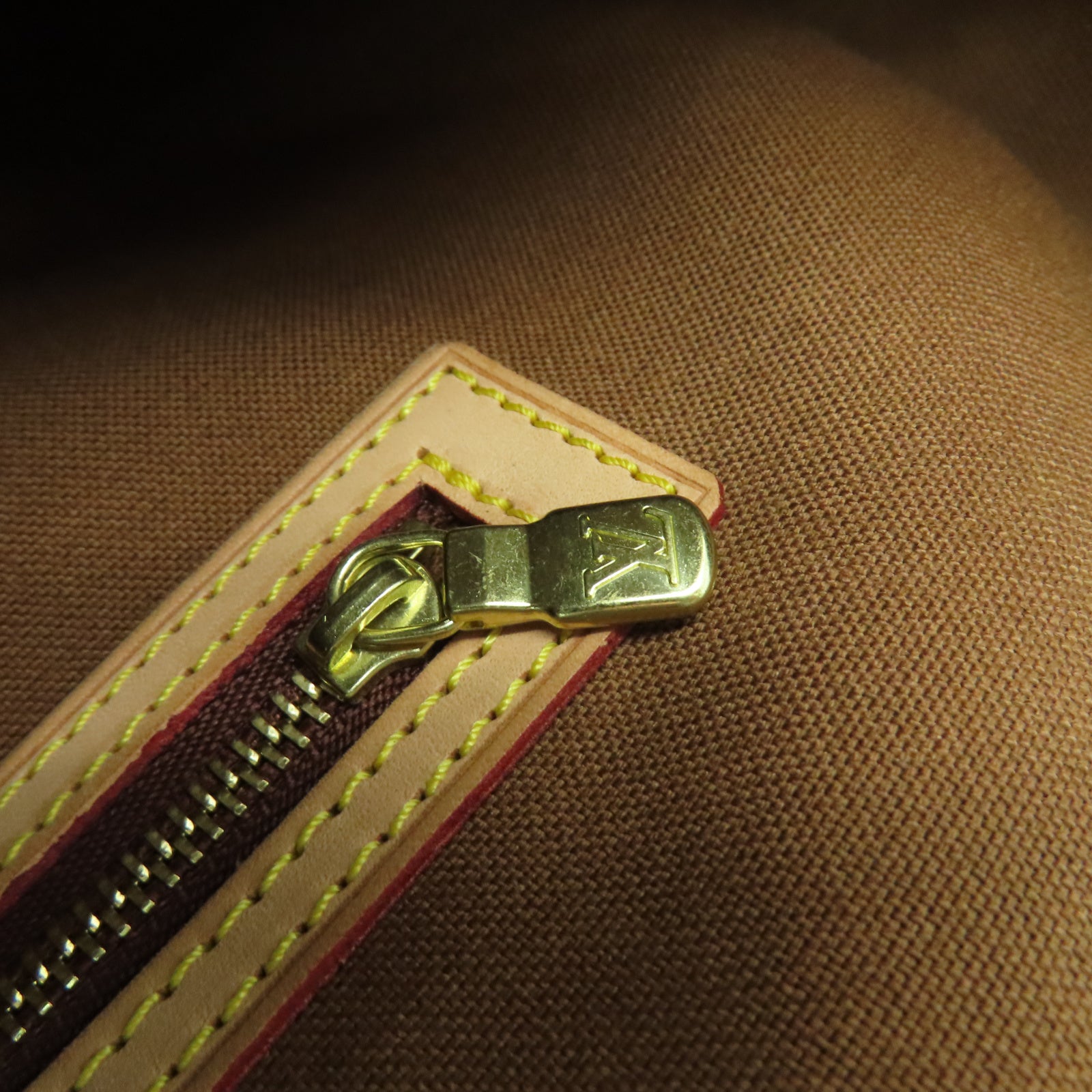 LOUIS VUITTON Monogram Abbesses金扣肩背袋啡色
