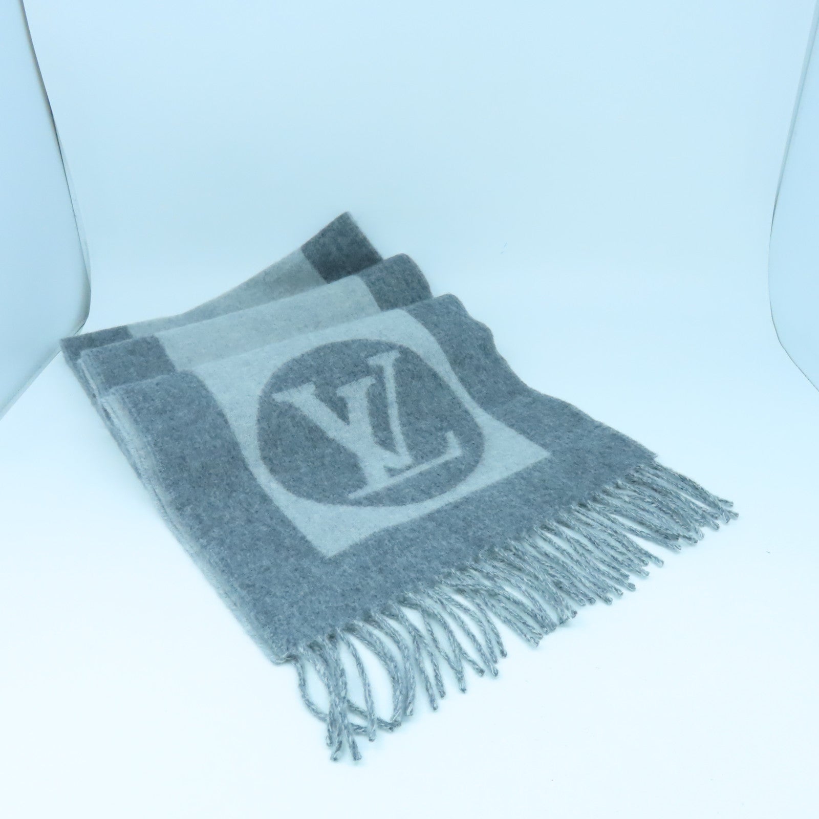 LOUIS VUITTON 羊毛/Cashmere Essential Scarf圍巾灰色