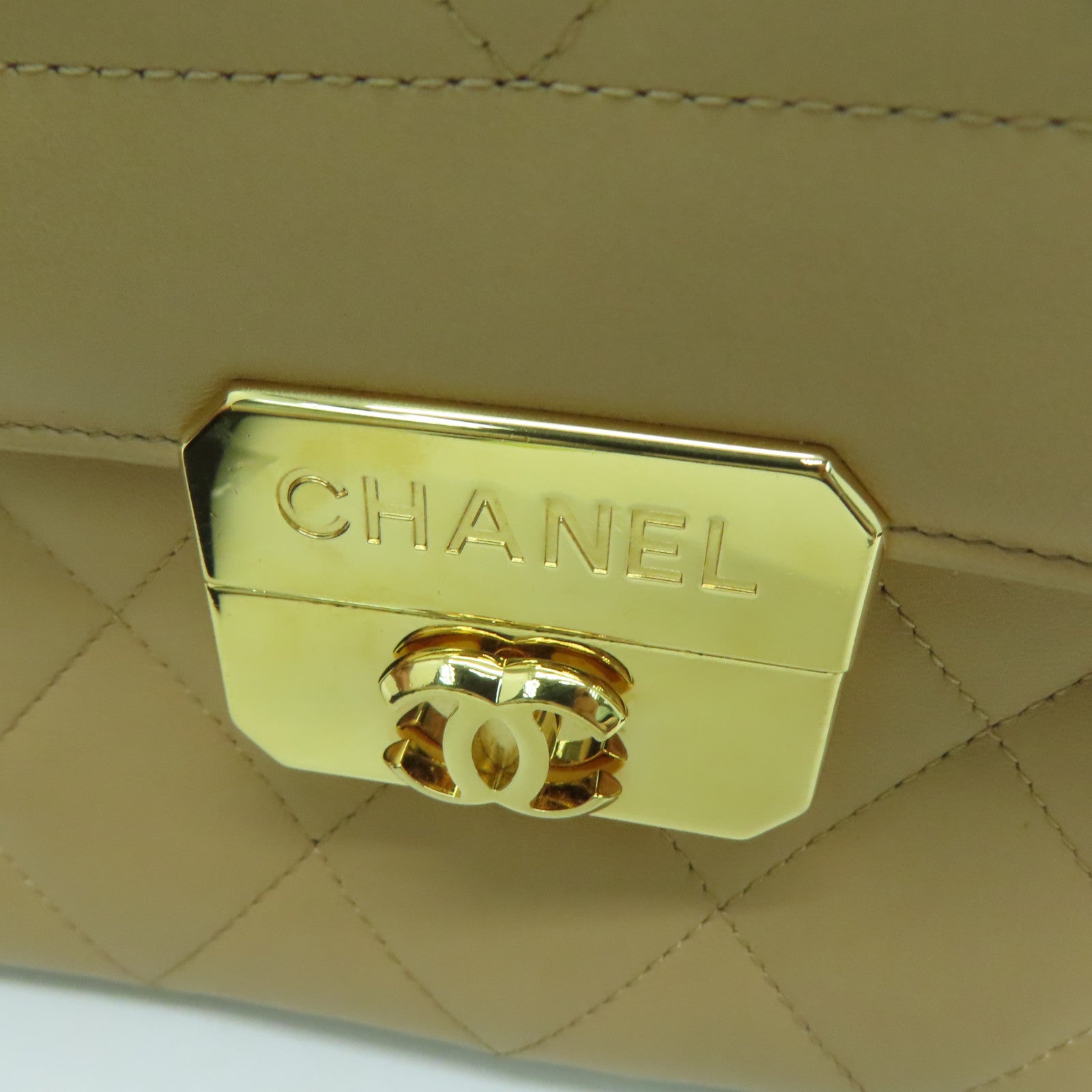 CHANEL 【激減優惠】菱格羊皮皮革Chain Shoulder金扣肩背袋米色