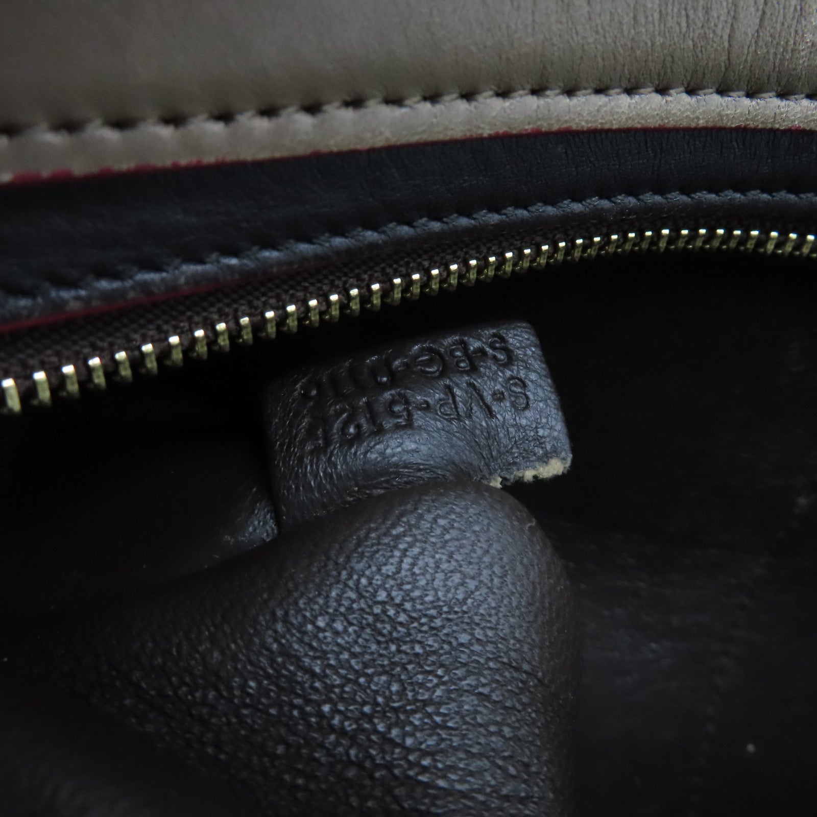 CELINE 牛皮皮革Trapeze金扣肩背袋啡色