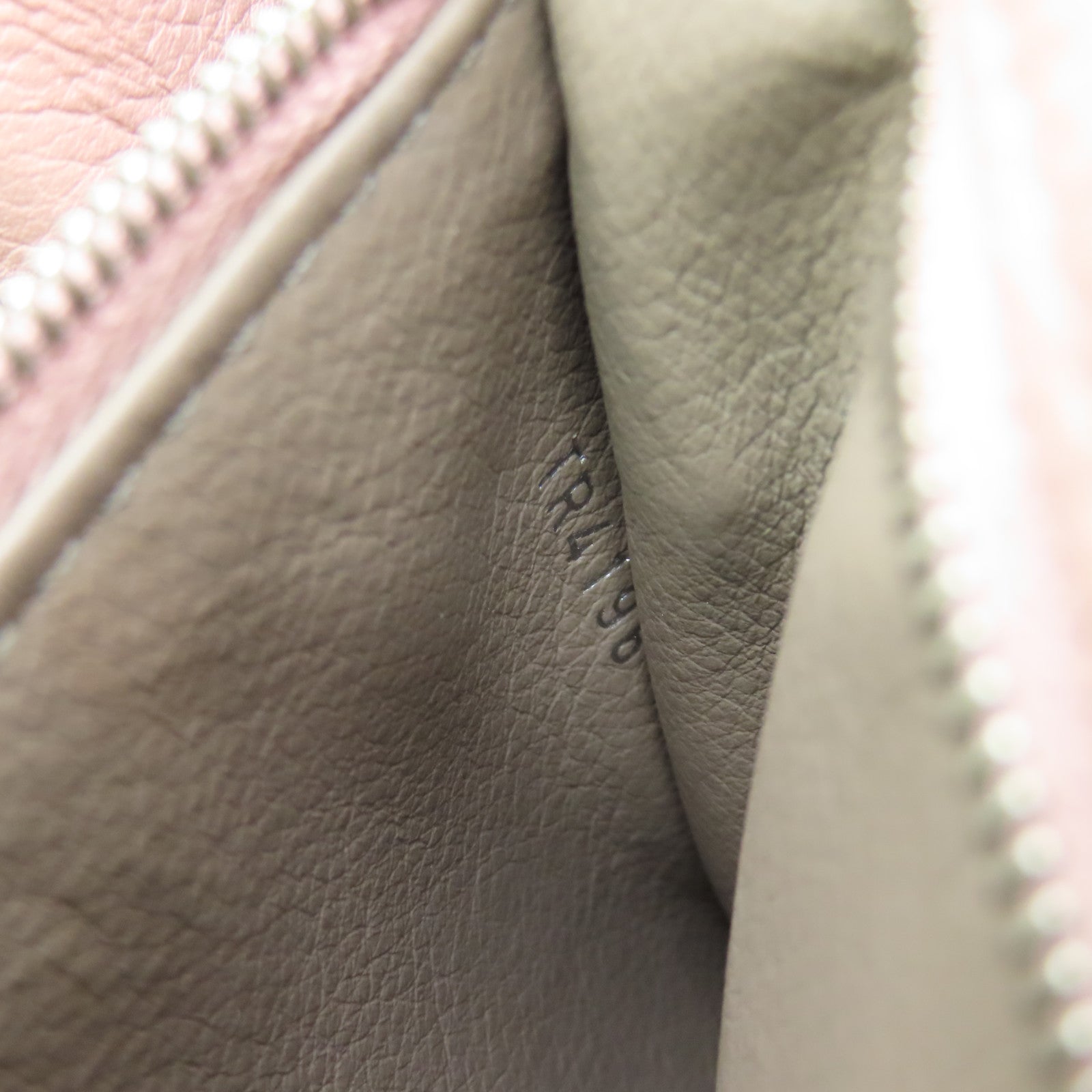 LOUIS VUITTON 牛皮皮革Capucines銀扣肩背袋粉紅色