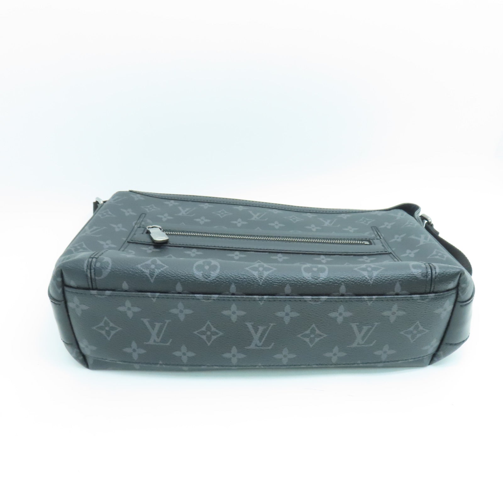LOUIS VUITTON Monogarm Eclipse Odyssey銀扣肩背袋黑色