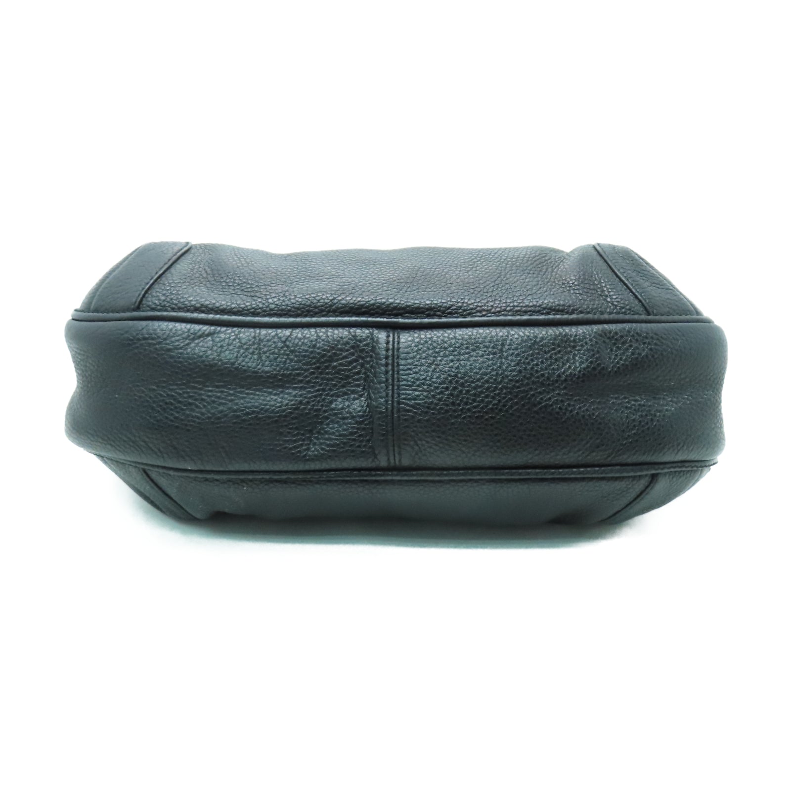 CHANEL 牛皮皮革Shoulder Bag銀扣肩背袋黑色