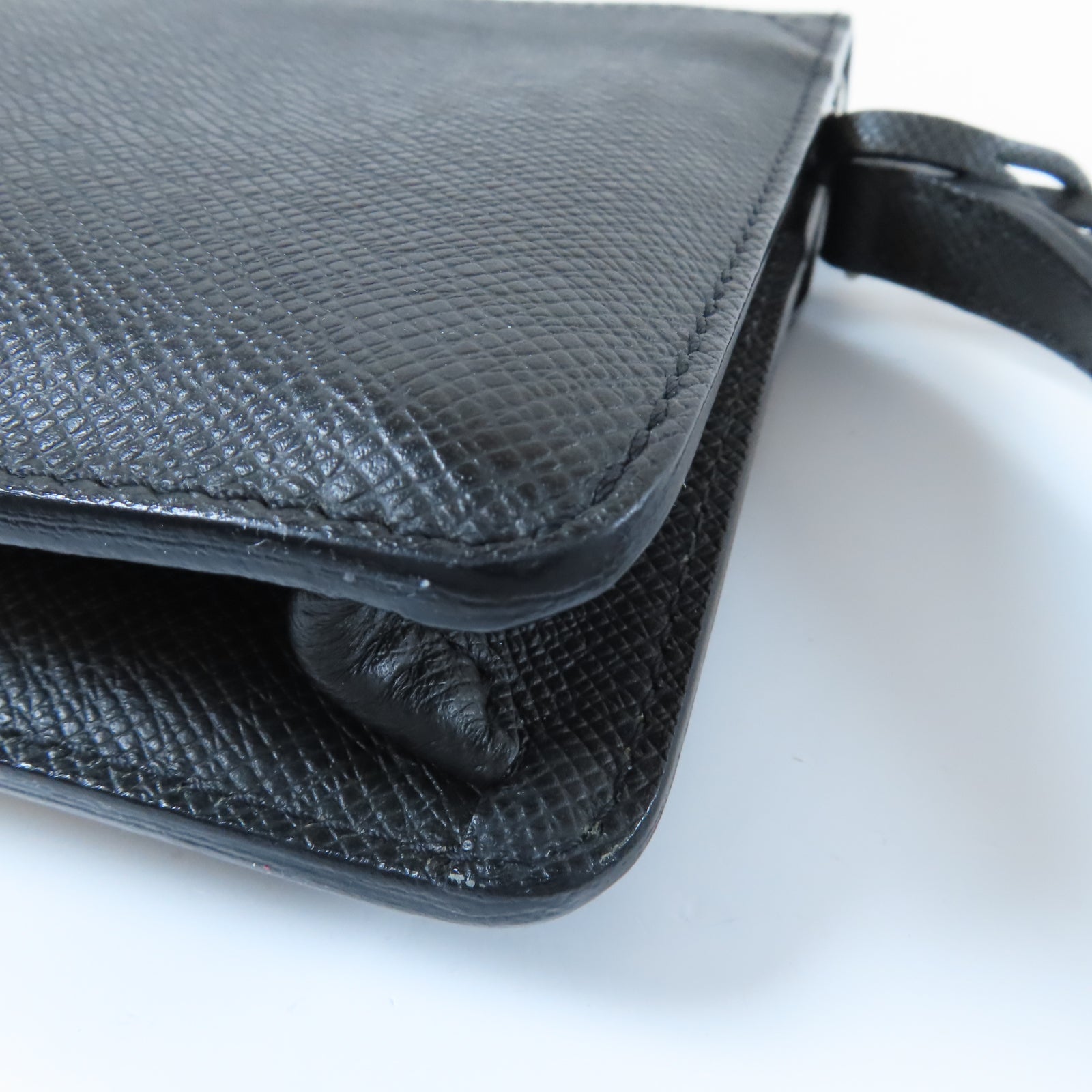 LOUIS VUITTON 牛皮皮革Neo Bellaia Clutch銀扣手拿包黑色