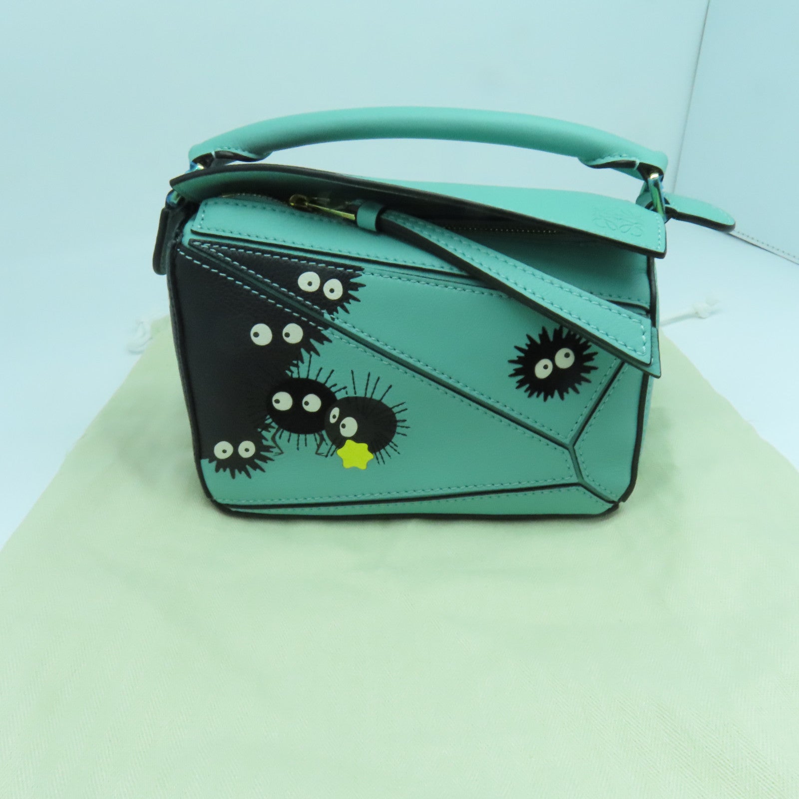 LOEWE 牛皮皮革Mini Puzzle Studio Ghibli金扣手挽肩背兩用袋綠色