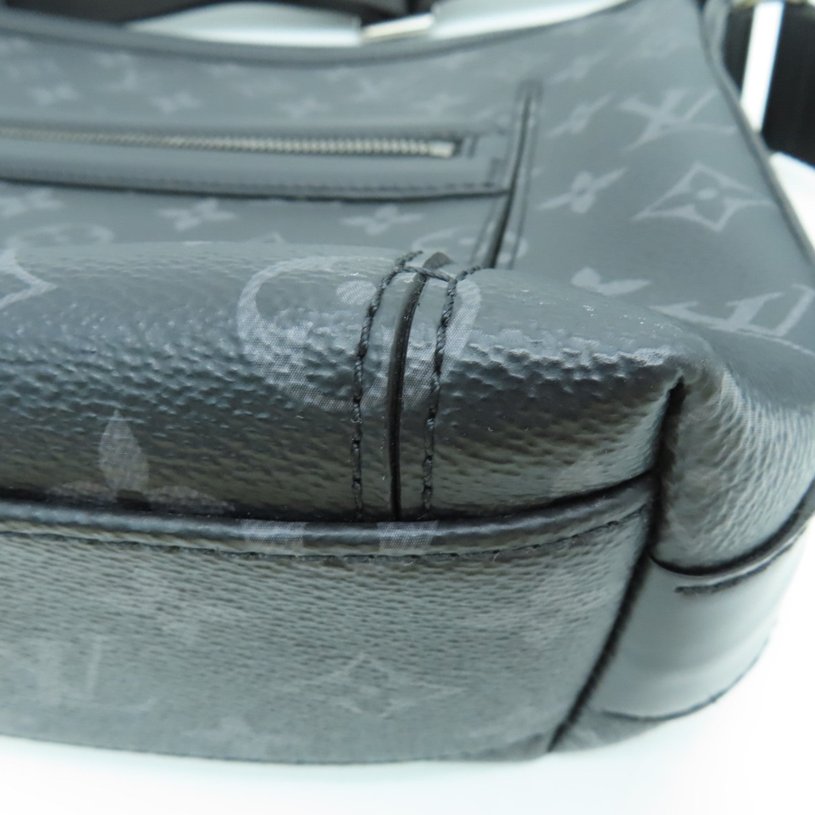 LOUIS VUITTON Monogarm Eclipse Odyssey銀扣肩背袋黑色