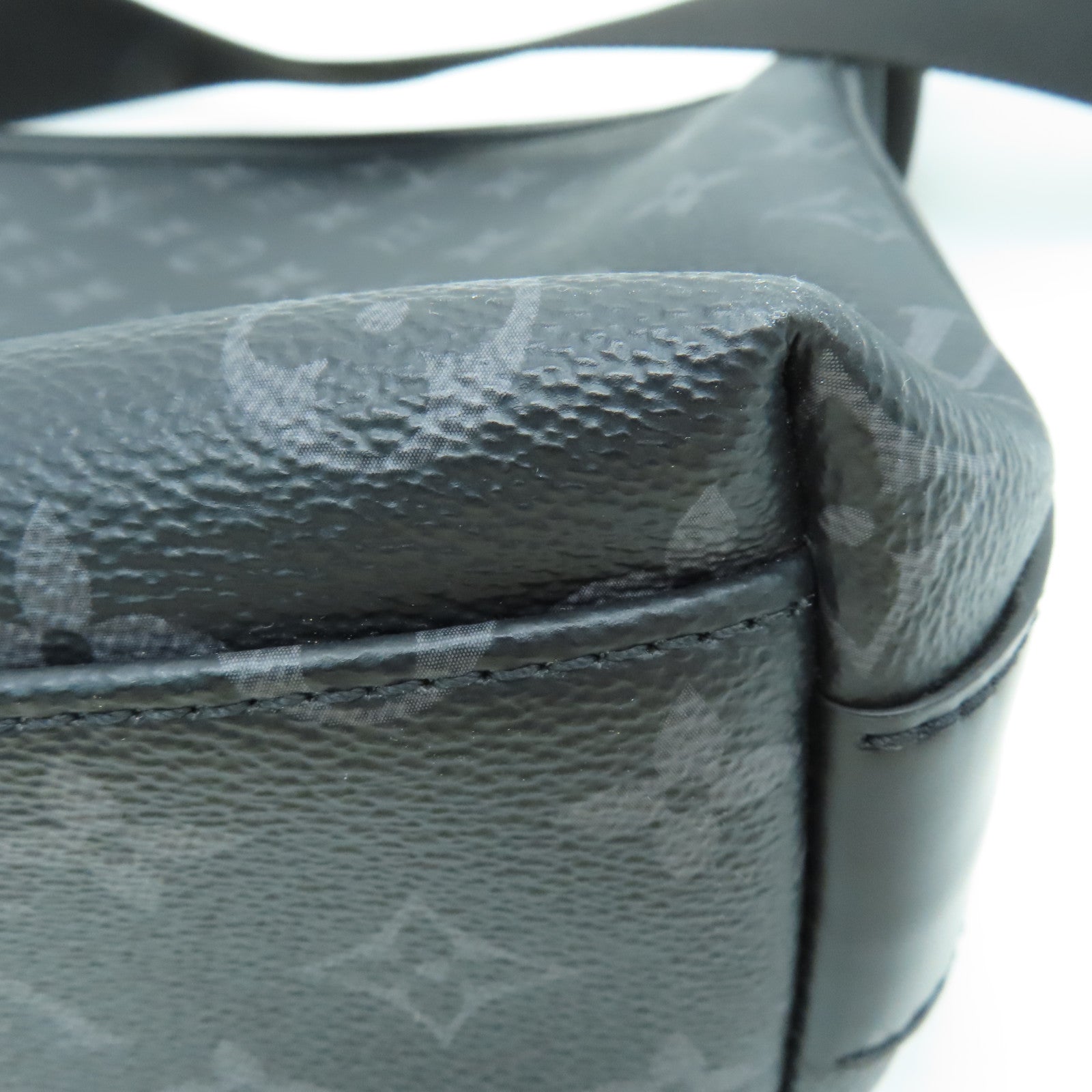 LOUIS VUITTON Monogarm Eclipse Odyssey銀扣肩背袋黑色