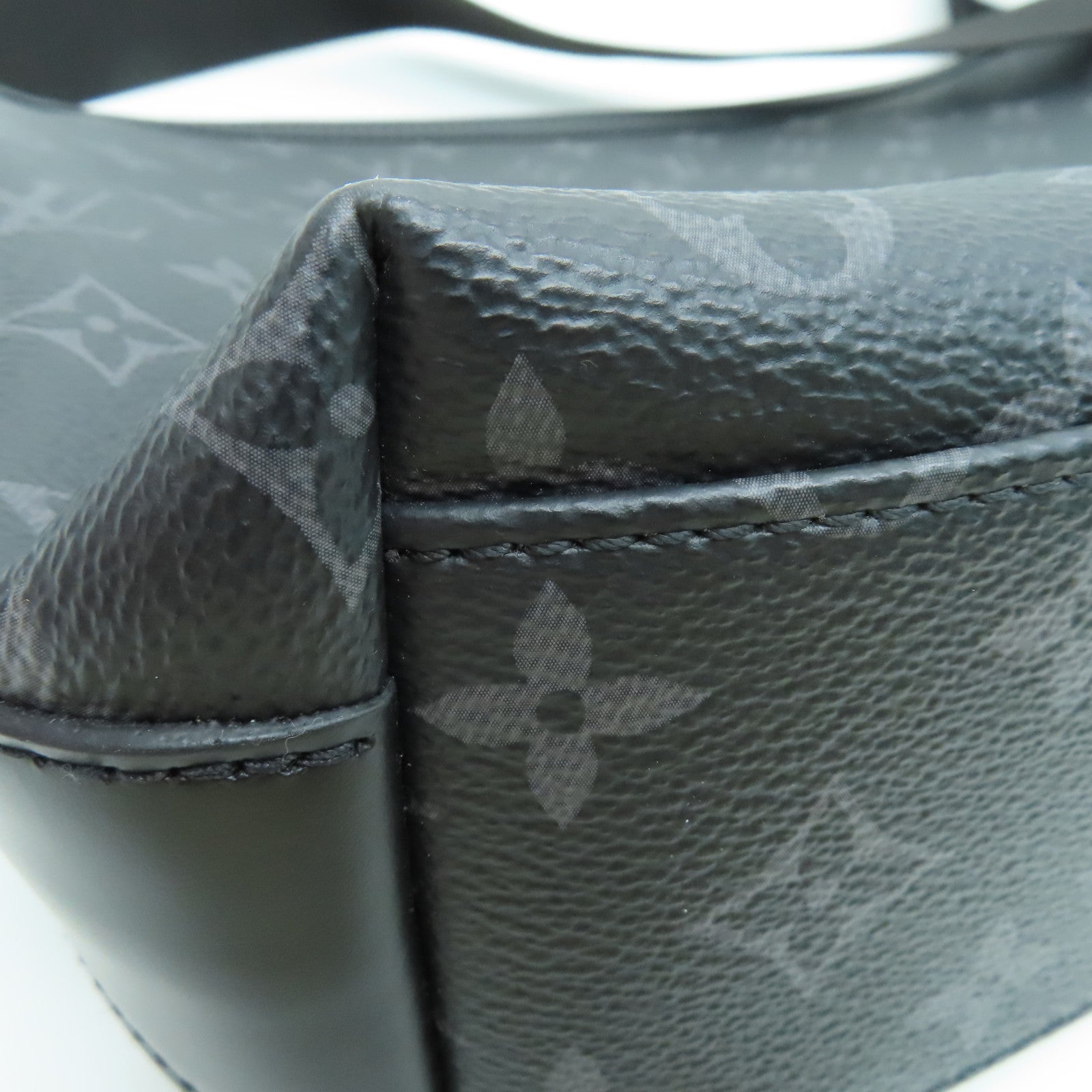 LOUIS VUITTON Monogarm Eclipse Odyssey銀扣肩背袋黑色