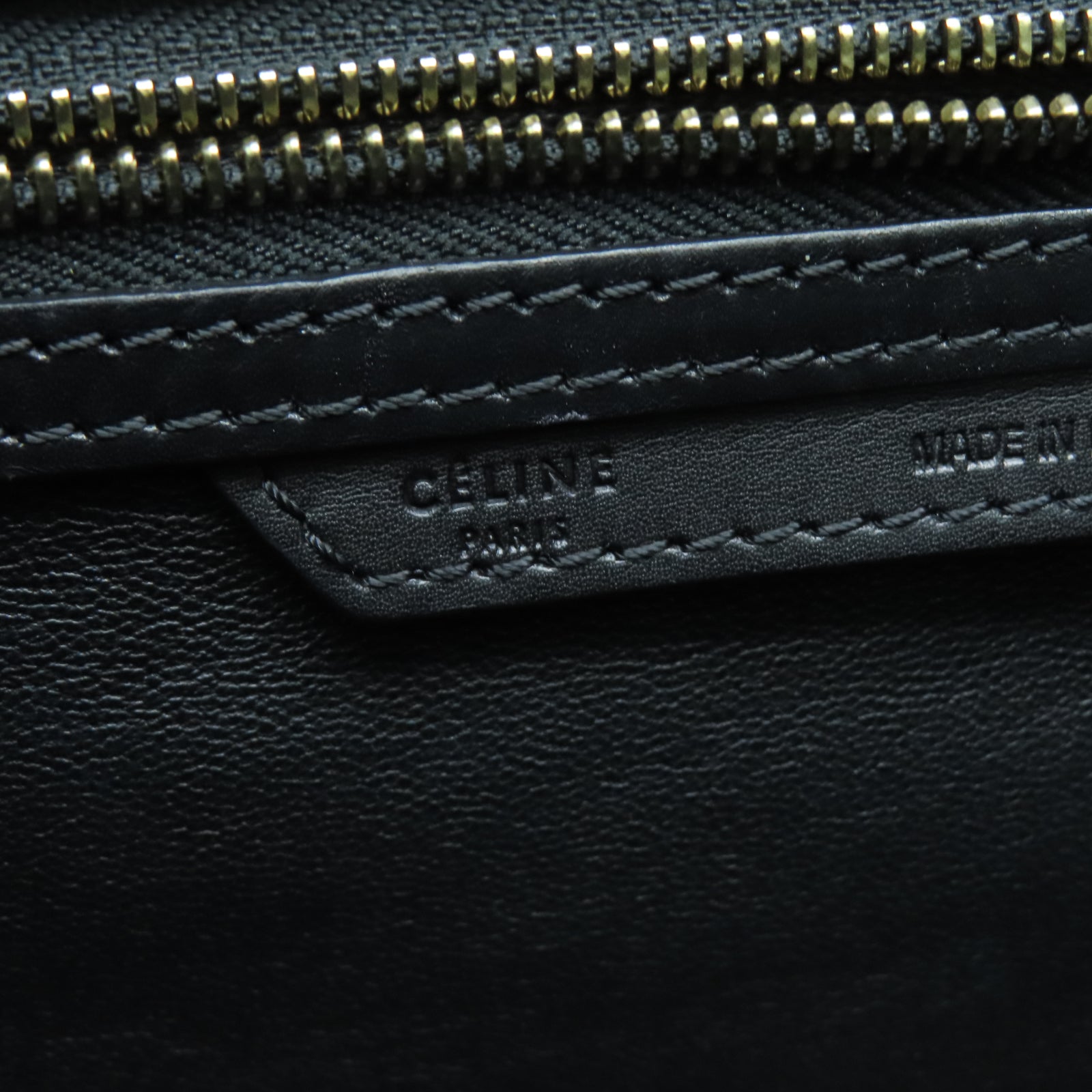 CELINE 蛇皮皮革Mirco Luggage金扣肩背袋黑色/米色
