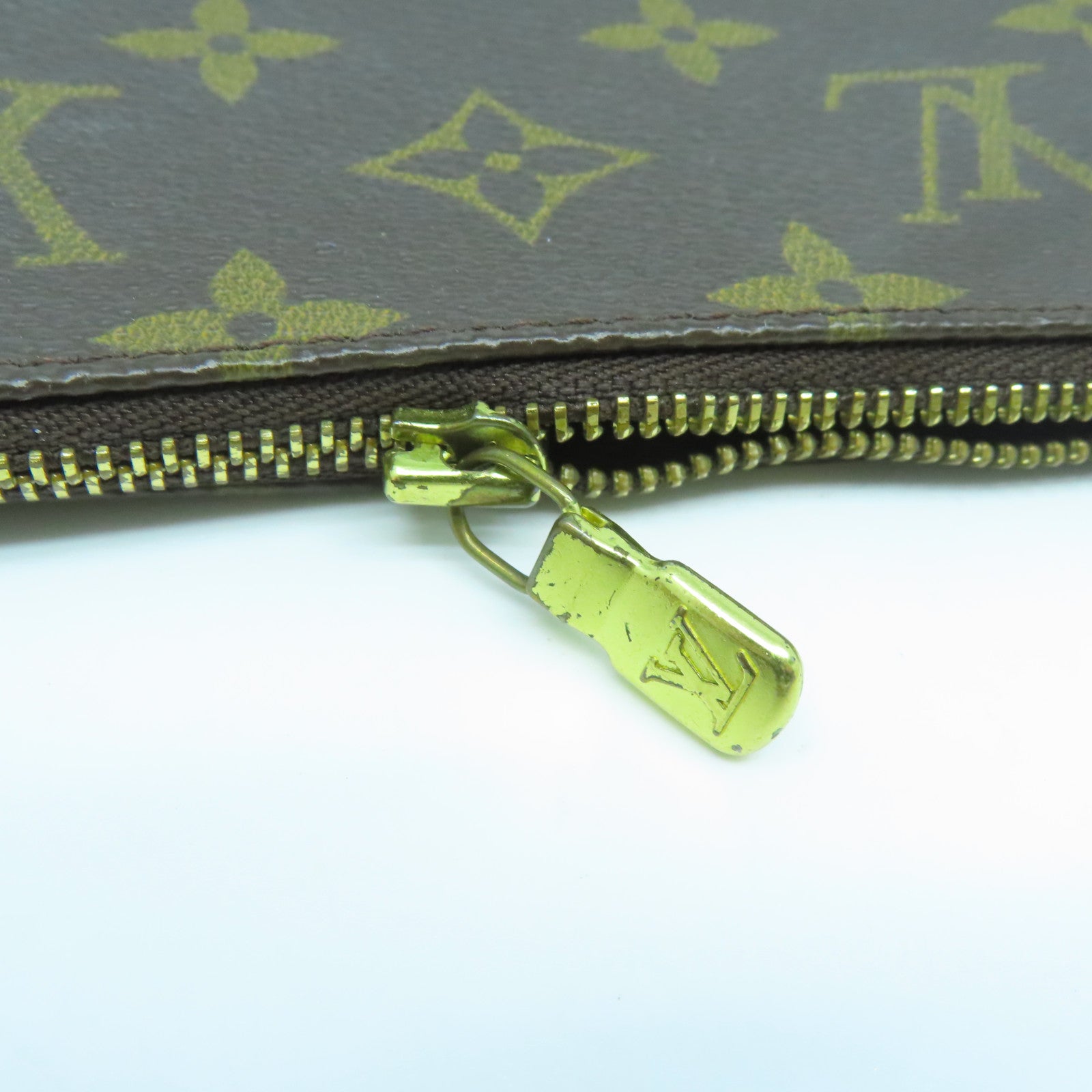 LOUIS VUITTON Monogram Pochette Accessories手挽袋啡色