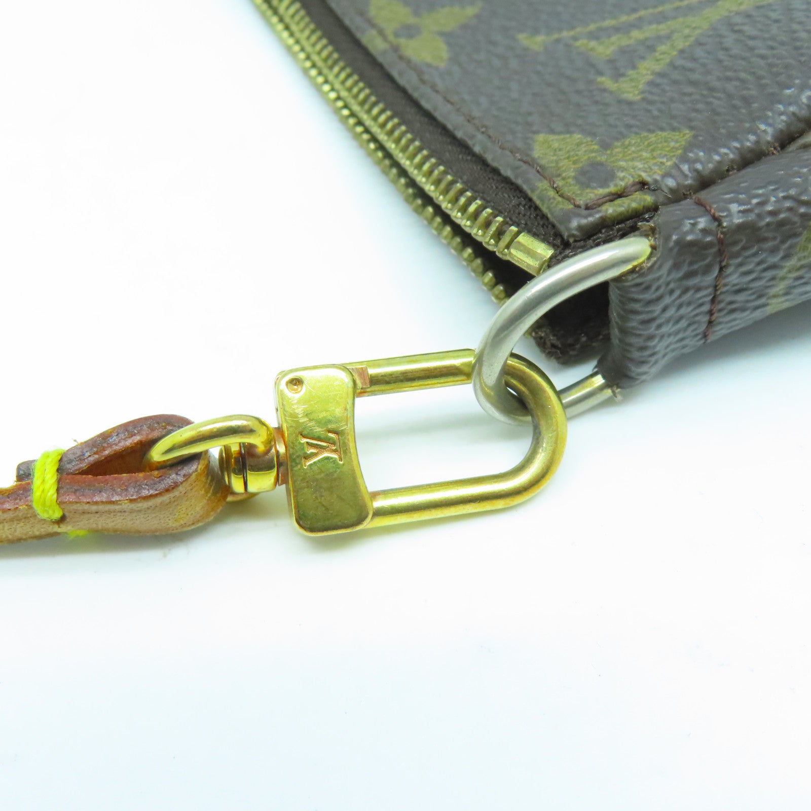 LOUIS VUITTON Monogram Pochette Accessories手挽袋啡色