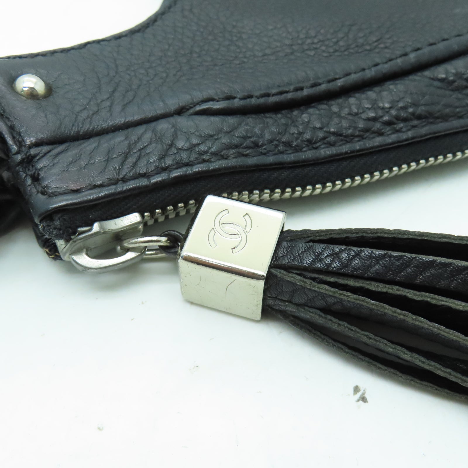 CHANEL 牛皮皮革Shoulder Bag銀扣肩背袋黑色