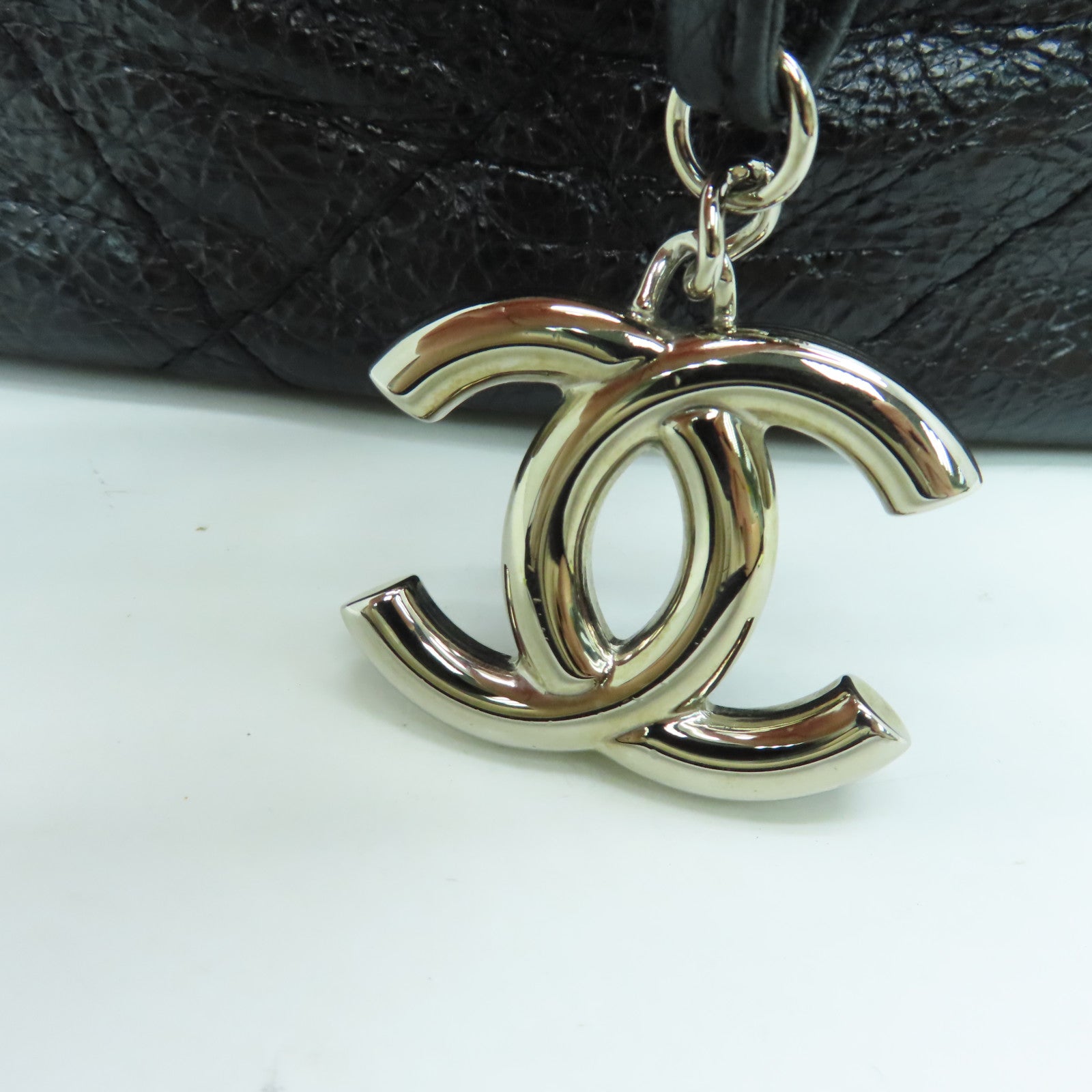 CHANEL 菱格牛皮皮革Shoulder Bag银扣肩背袋黑色