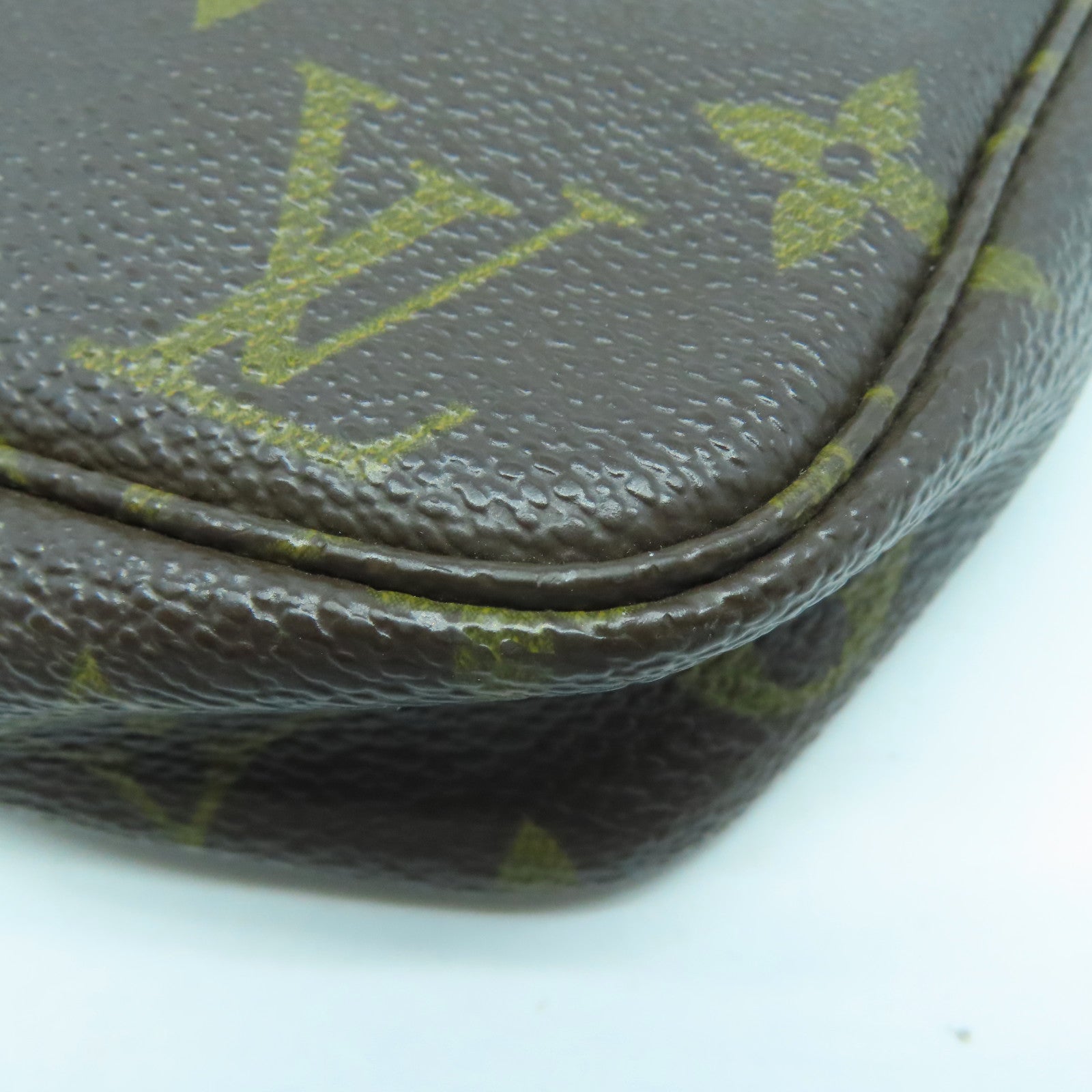 LOUIS VUITTON Monogram Pochette Accessories手挽袋啡色