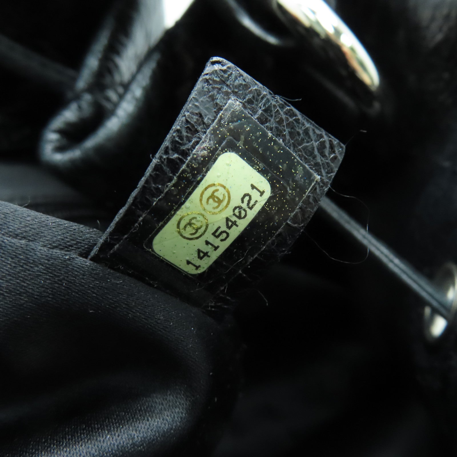 CHANEL 菱格牛皮皮革Shoulder Bag银扣肩背袋黑色