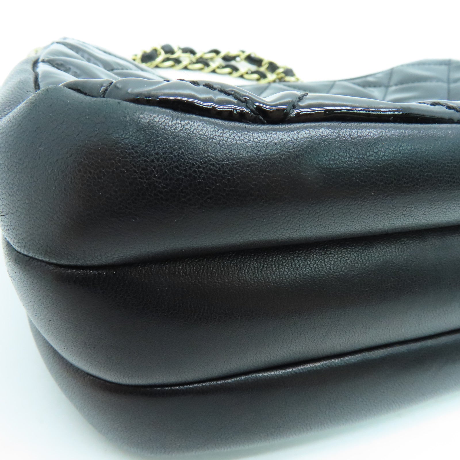 CHANEL 菱格漆皮皮革Chain Shoulder Bag金扣链带肩背袋黑色