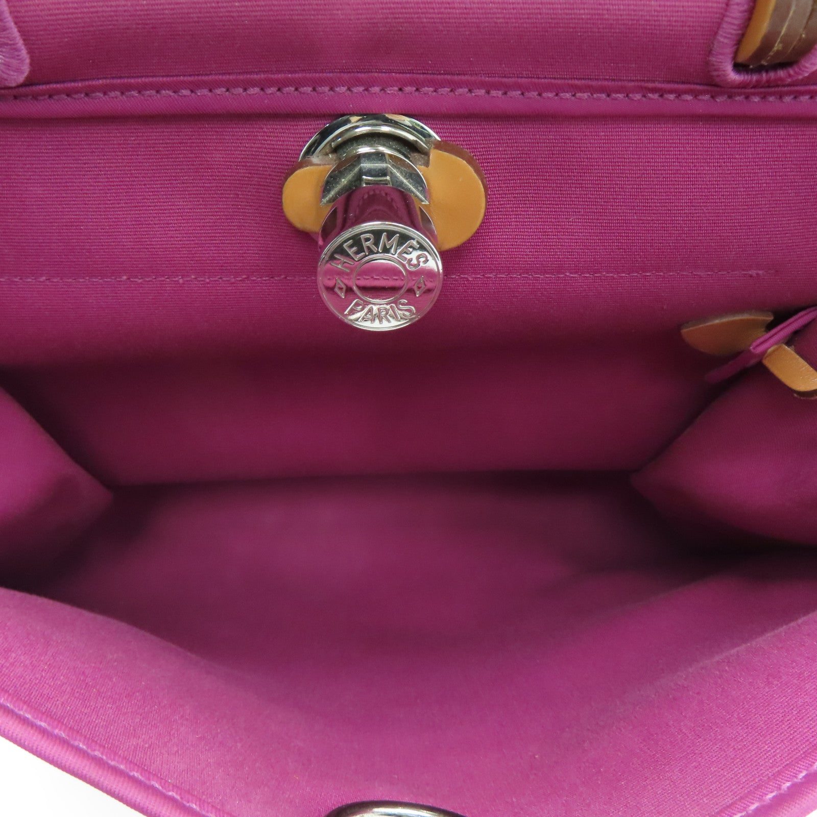HERMES 帆布Herbag PM银扣肩背袋Tosca