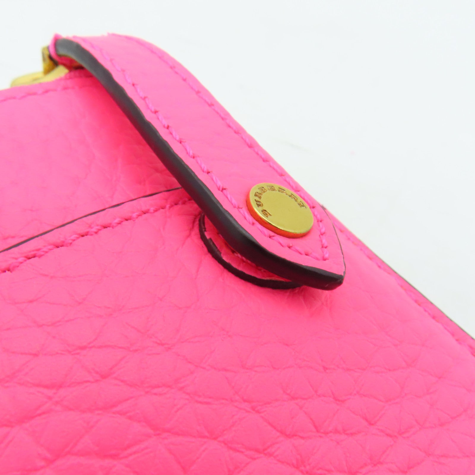 BURBERRY 牛皮皮革Clutch Bag金扣手拿包粉紅色