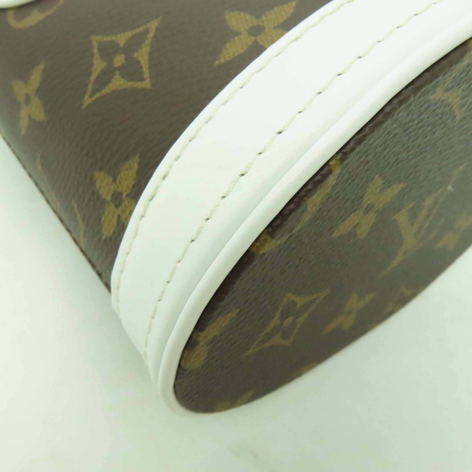 LOUIS VUITTON Monogram Nano Bucket金扣手挽肩背兩用袋啡色/白色