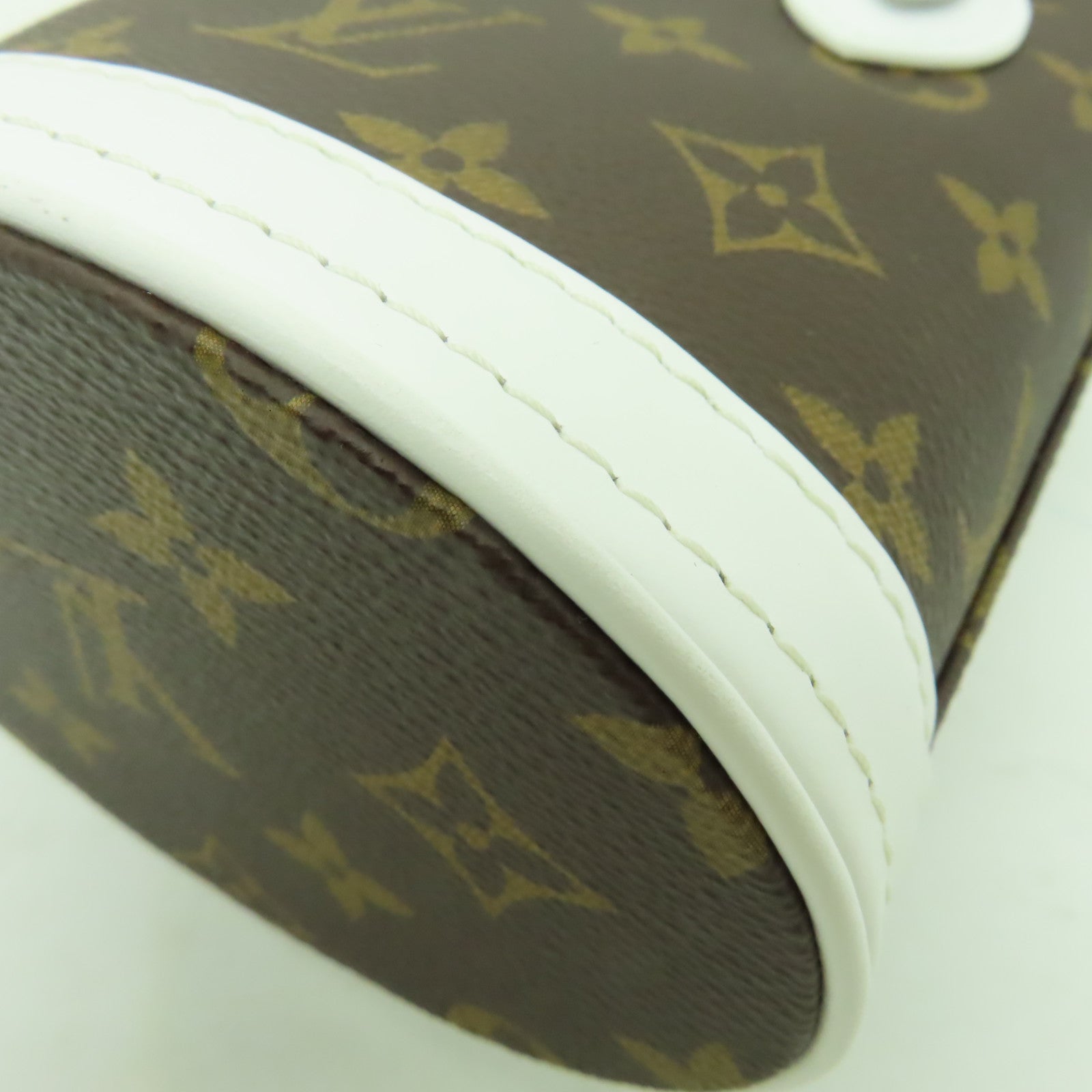 LOUIS VUITTON Monogram Nano Bucket金扣手挽肩背兩用袋啡色/白色