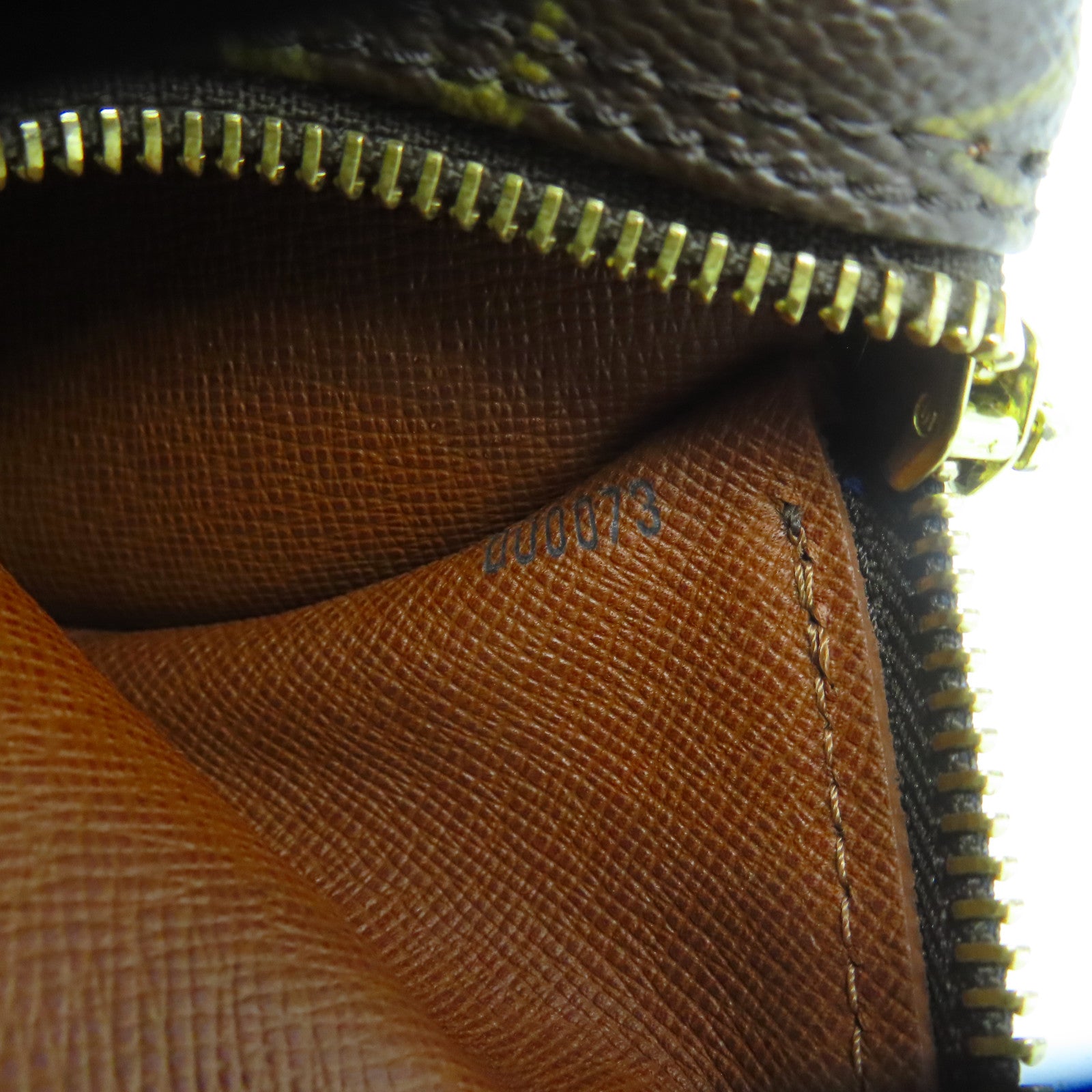 LOUIS VUITTON Monogram Papillon PM金扣手挽袋啡色