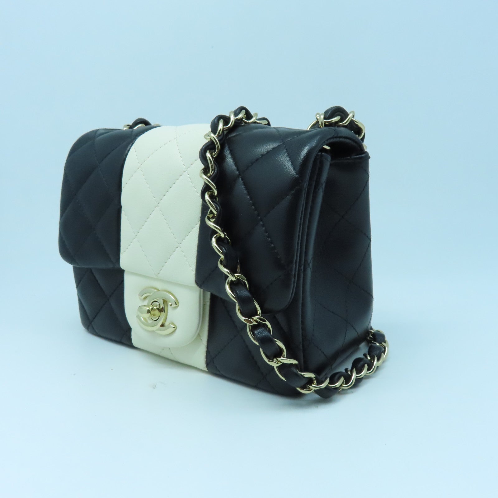 CHANEL 菱格牛皮皮革Chain Shoulder Bag金扣肩背袋黑色/白色