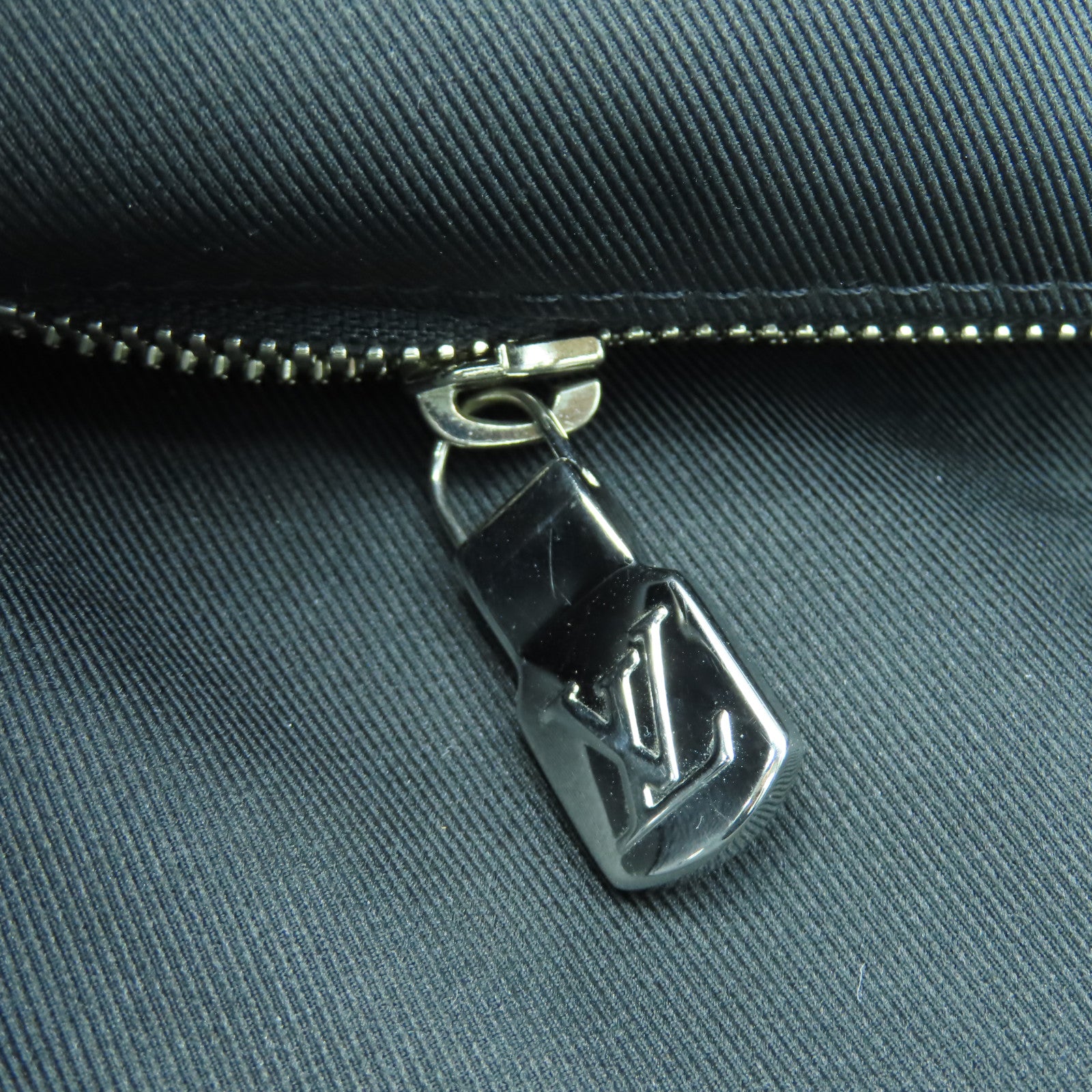 LOUIS VUITTON Monogram Eclipse City Tote Bag Taigarama銀扣手挽肩背兩用袋黑色