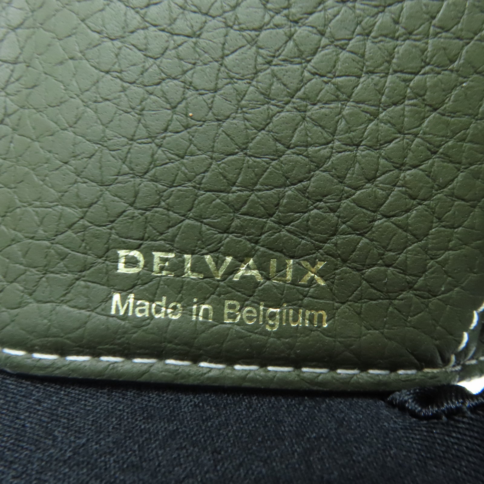 SELECTION Calfskin Leather Presse Trifold Wallet Gold Buckle Wallet Green