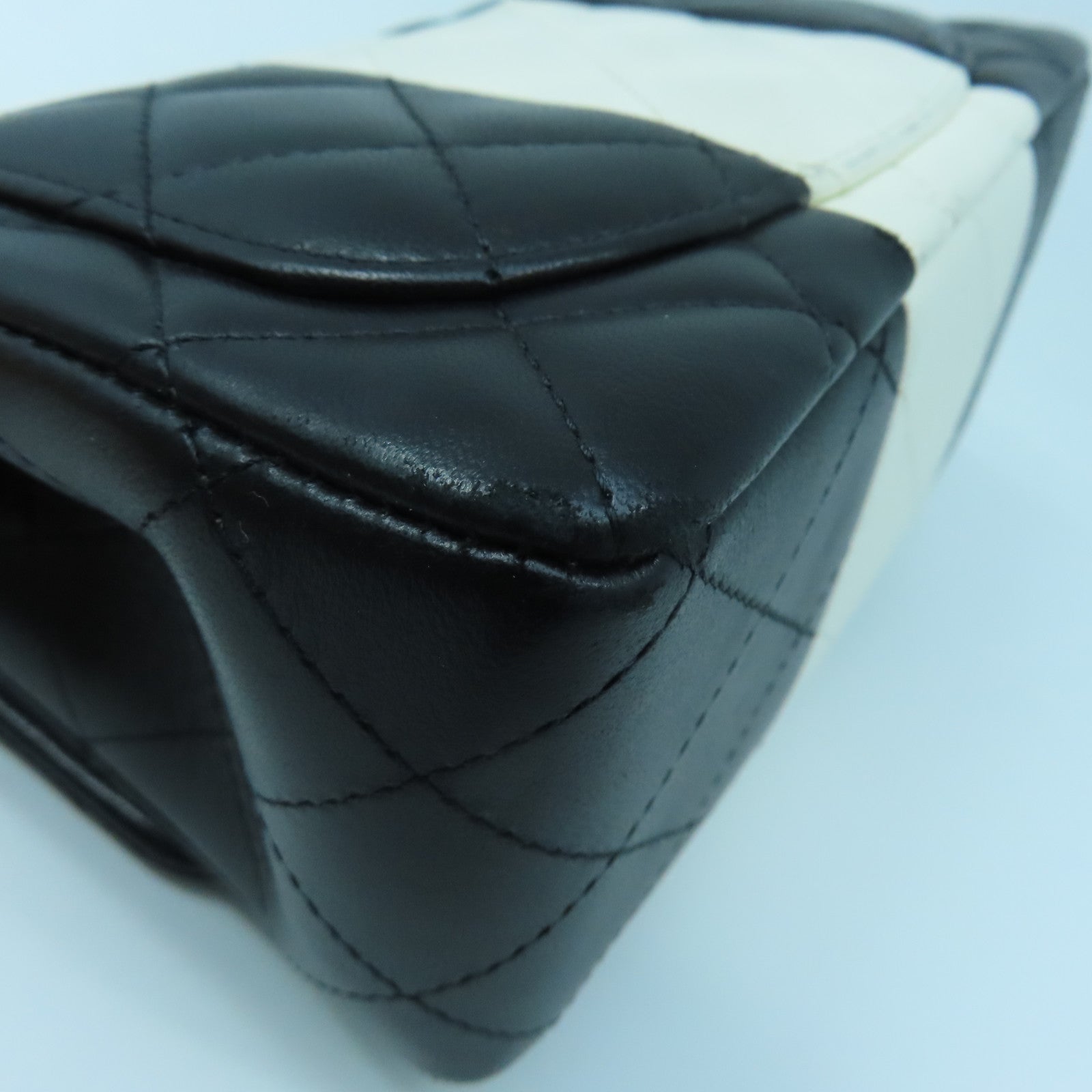 CHANEL 菱格牛皮皮革Chain Shoulder Bag金扣肩背袋黑色/白色
