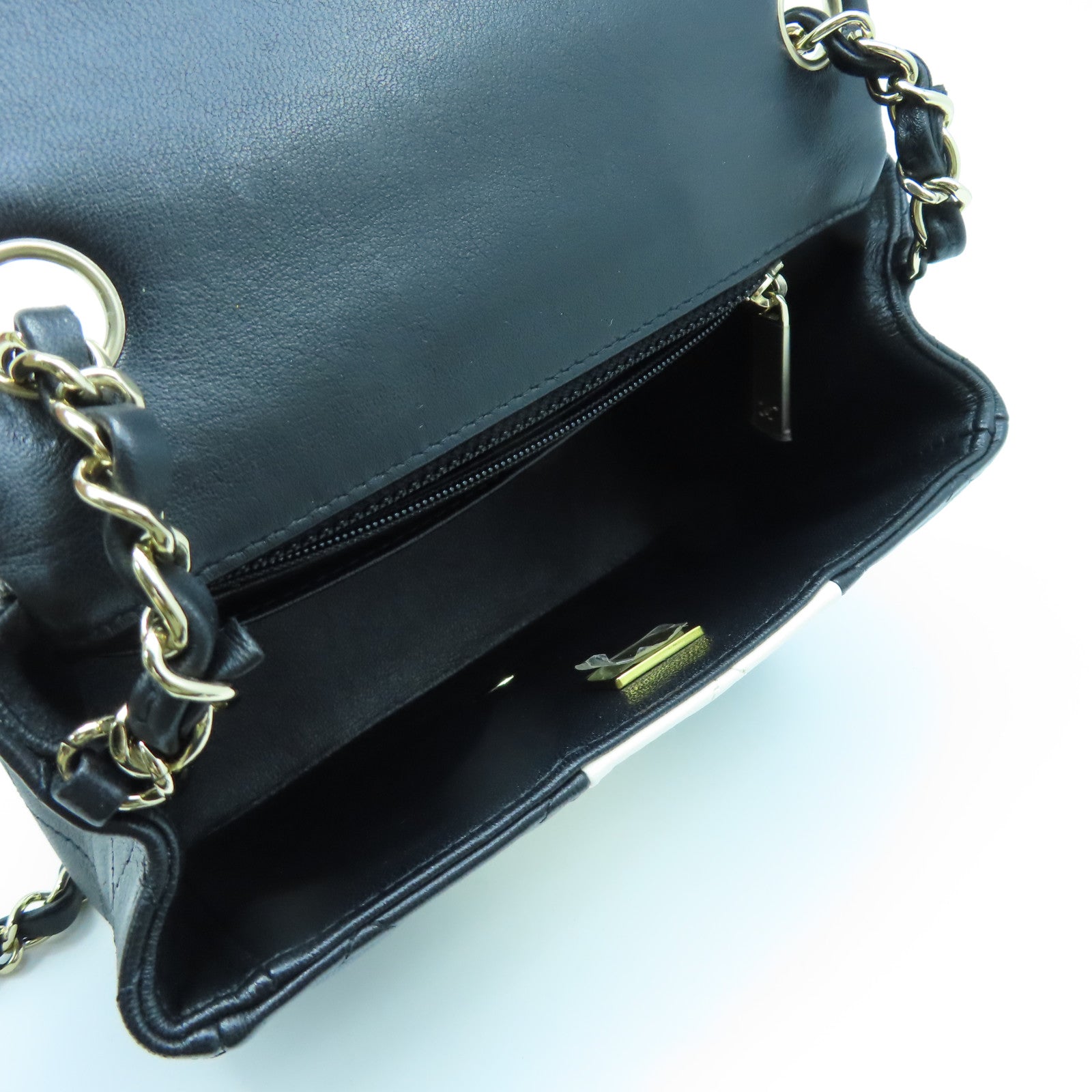 CHANEL 菱格牛皮皮革Chain Shoulder Bag金扣肩背袋黑色/白色