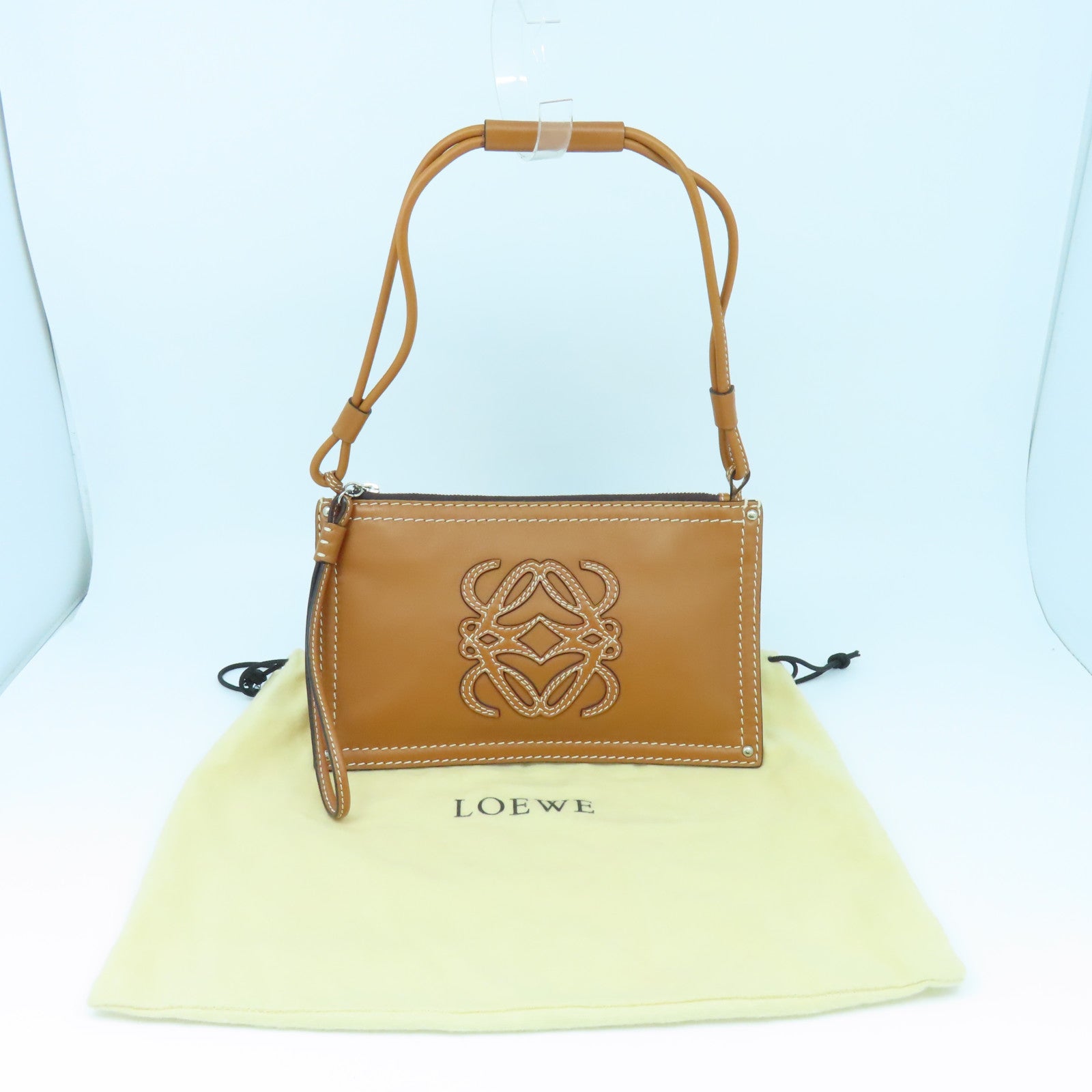 LOEWE 牛皮皮革Shoulder Bag銀扣肩背袋啡色