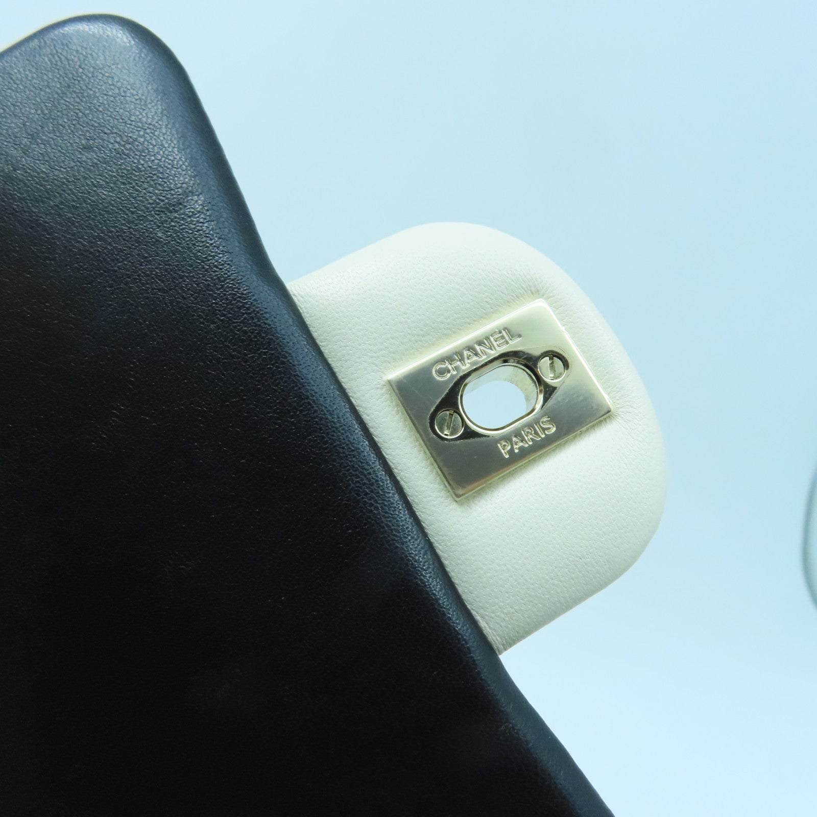 CHANEL 菱格牛皮皮革Chain Shoulder Bag金扣肩背袋黑色/白色