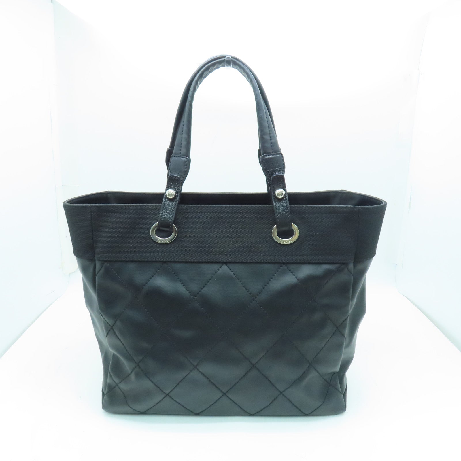 CHANEL 牛皮皮革Totebag銀扣手挽袋黑色