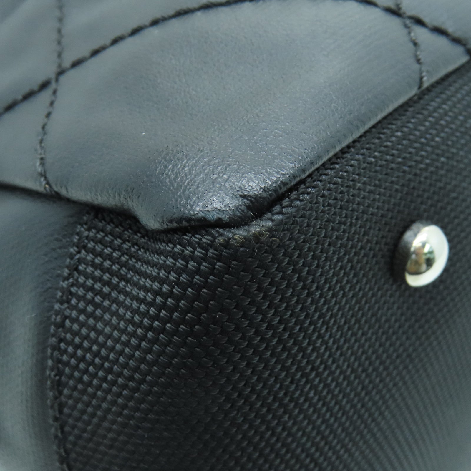 CHANEL 牛皮皮革Totebag銀扣手挽袋黑色
